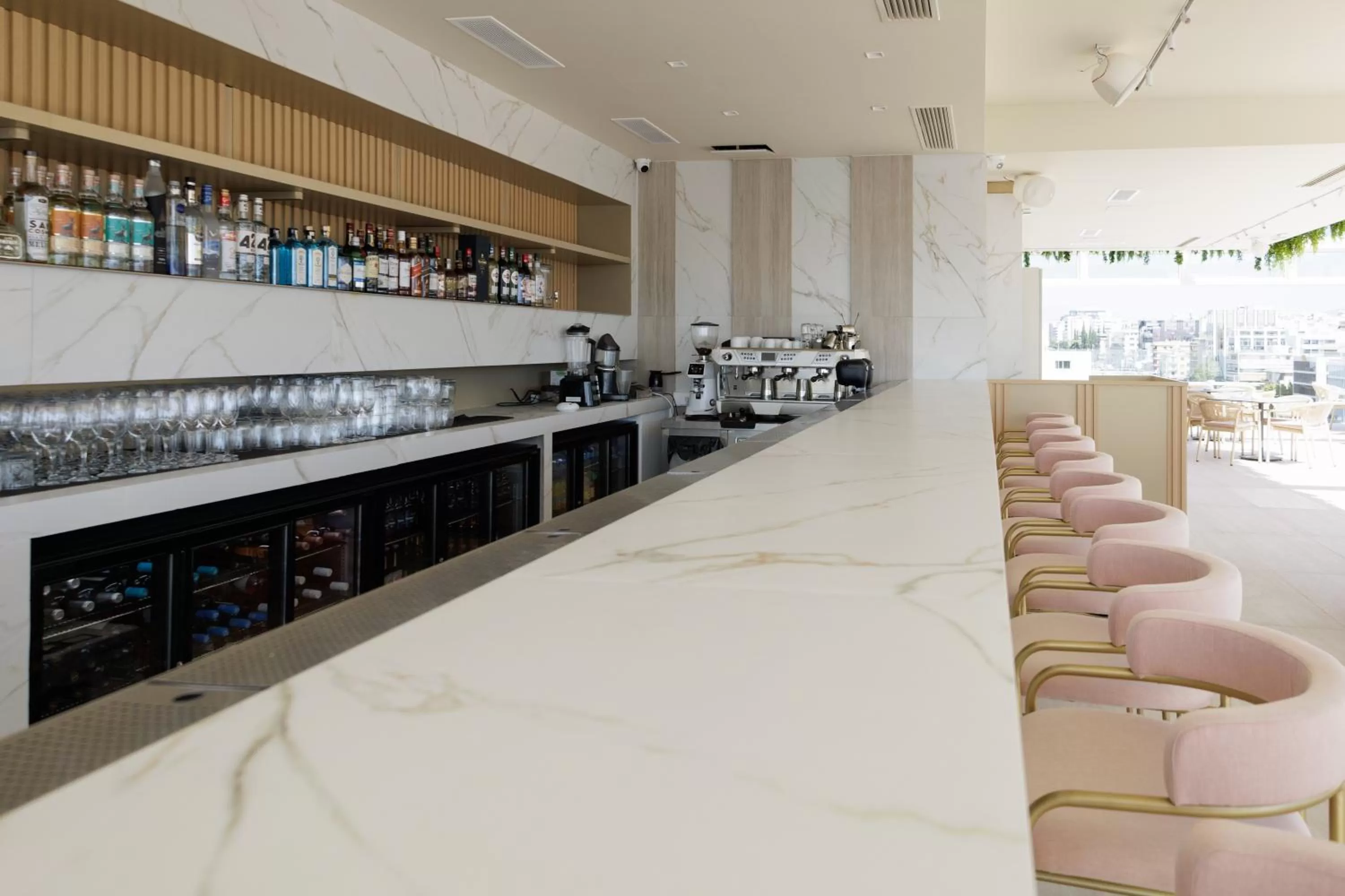 Restaurant/places to eat, Kitchen/Kitchenette in LUX&EASY Signature Syngrou 234