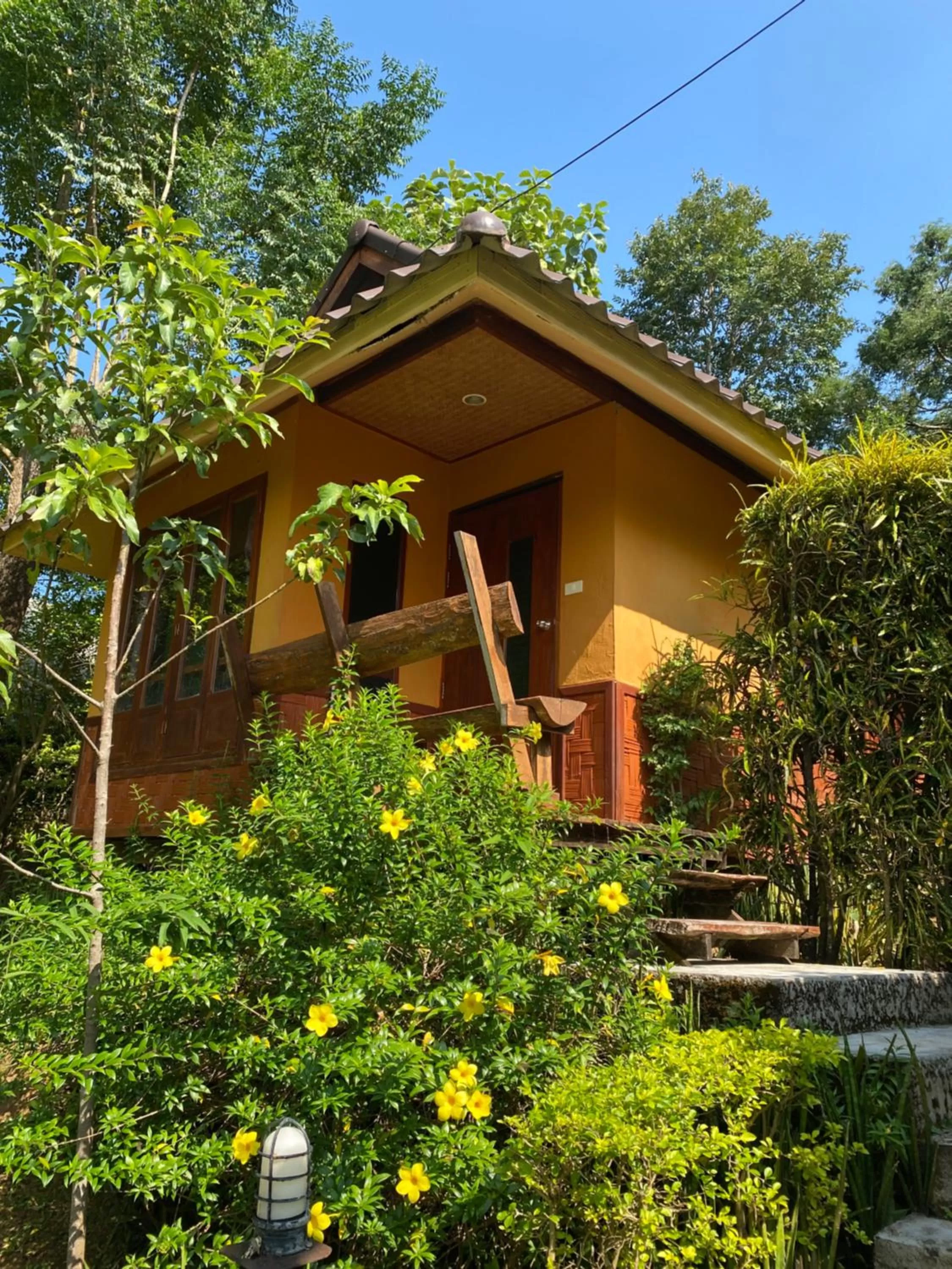 Property building in Pura Vida Pai Resort