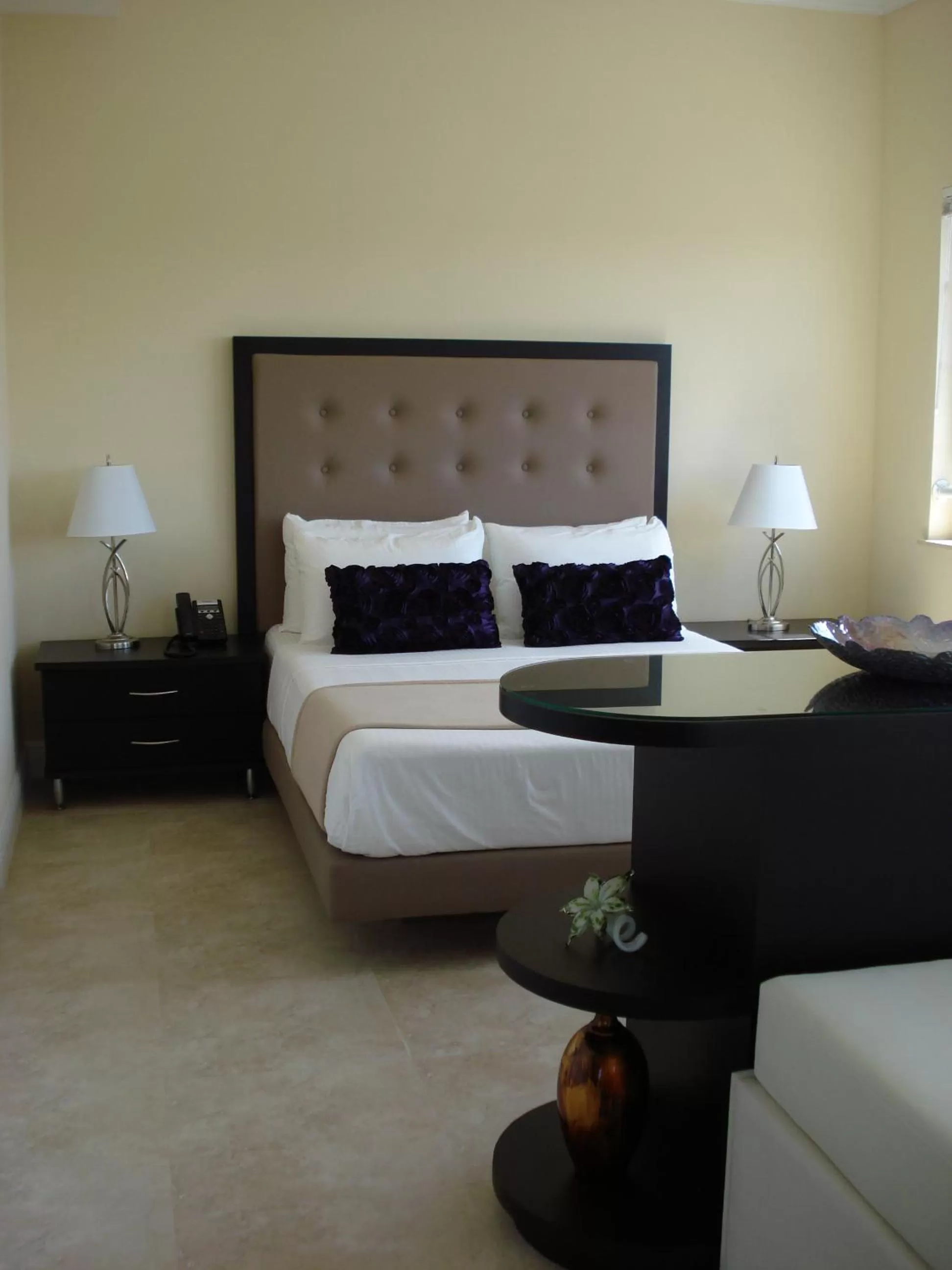 Bed in Westover Arms Hotel