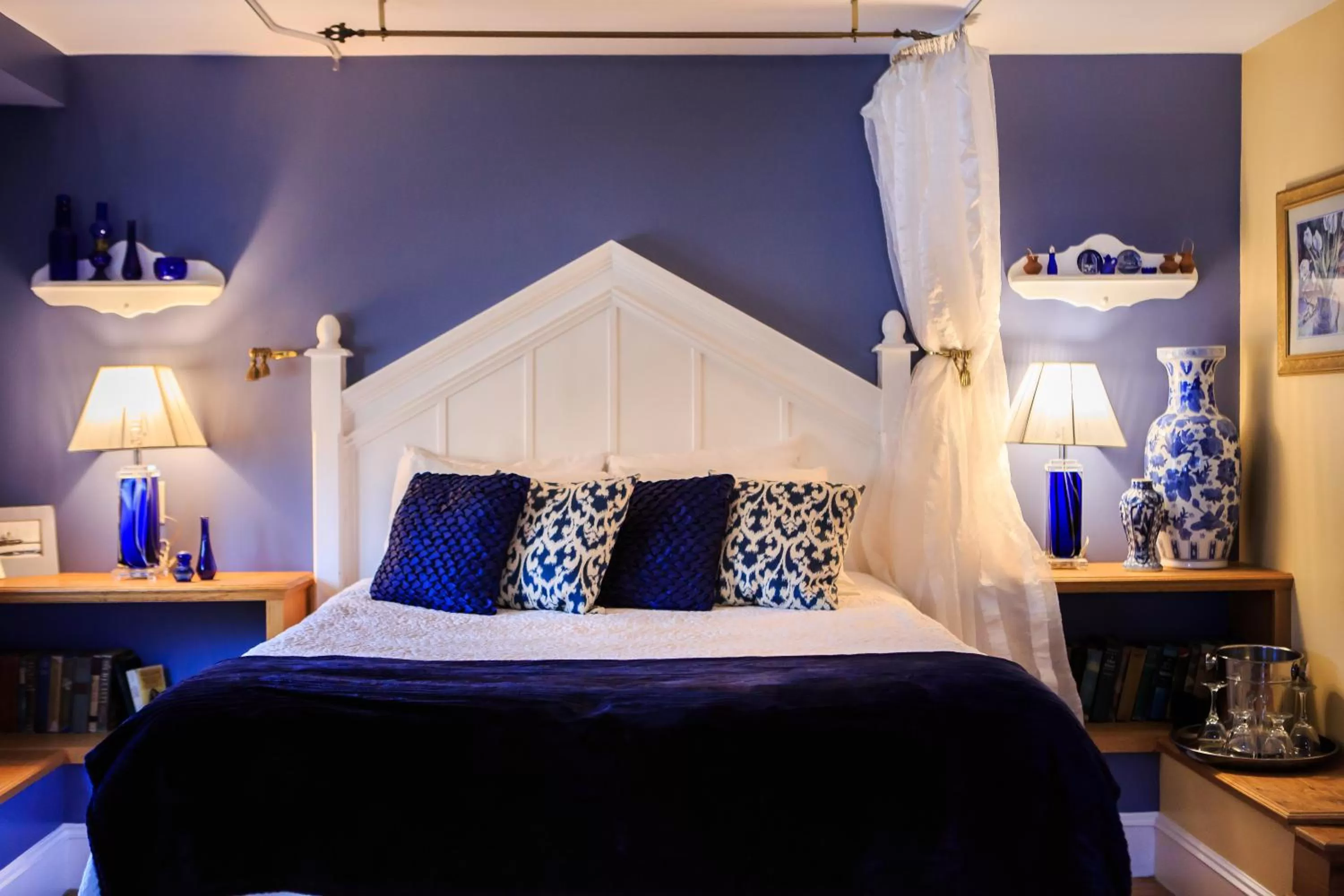 Bed in Leaside Manor