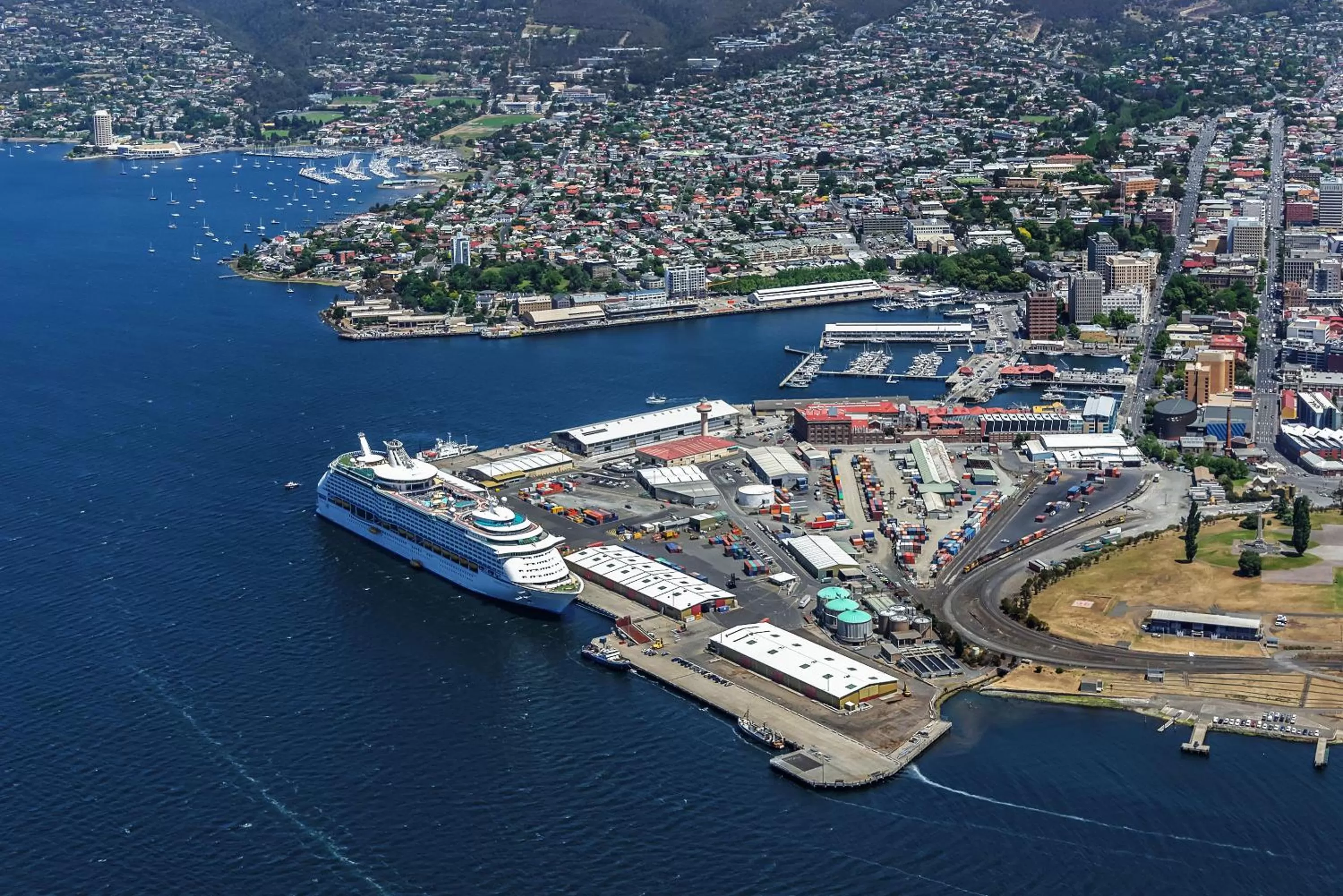 Natural landscape in Mantra One Sandy Bay Road