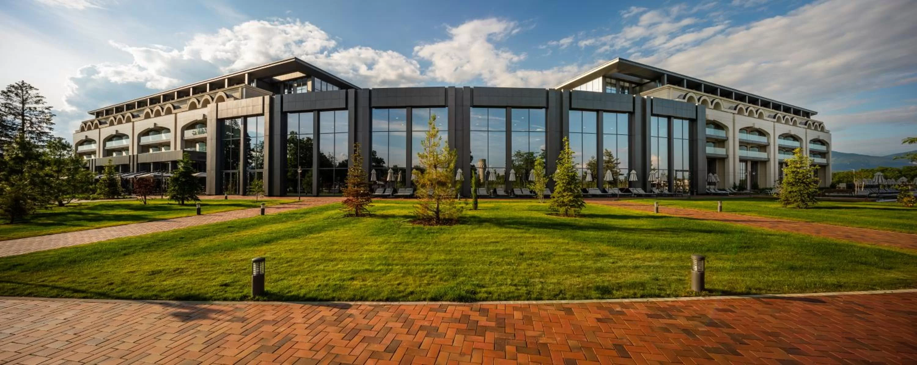 Property building in Kings' Valley Medical & Spa Hotel