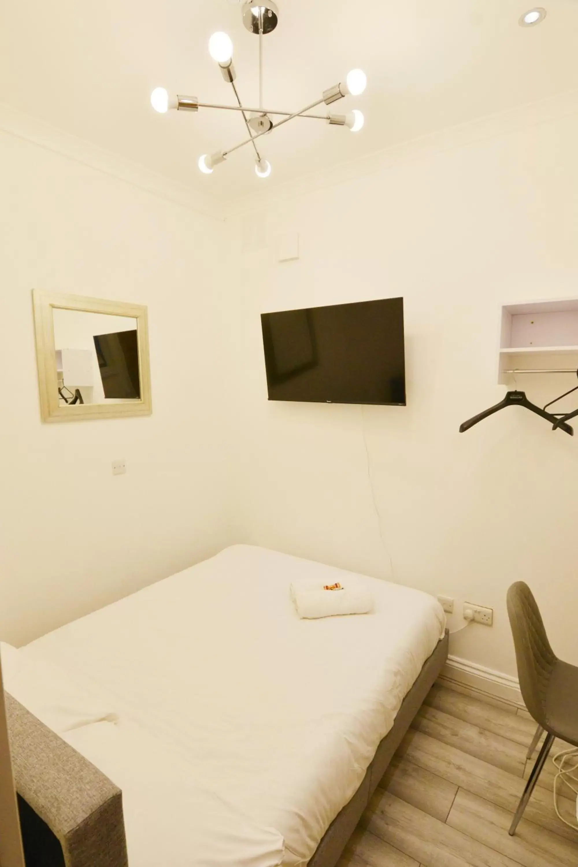 Budget Compact Double Without Window in Anchor Guest House Budget Compact Double Without Window in Anchor Guest House