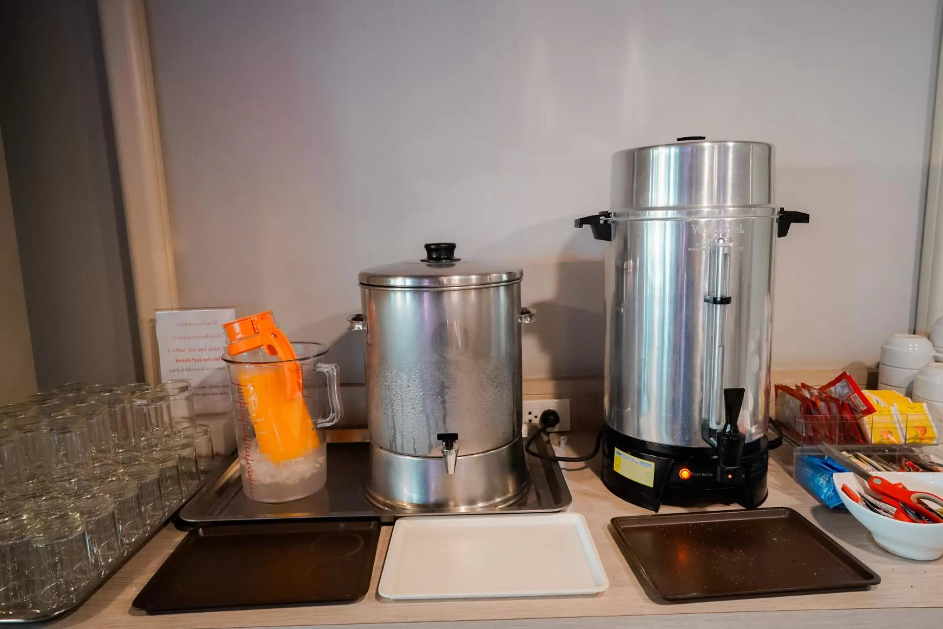 Breakfast, Kitchen/Kitchenette in The Plimplace Hotel