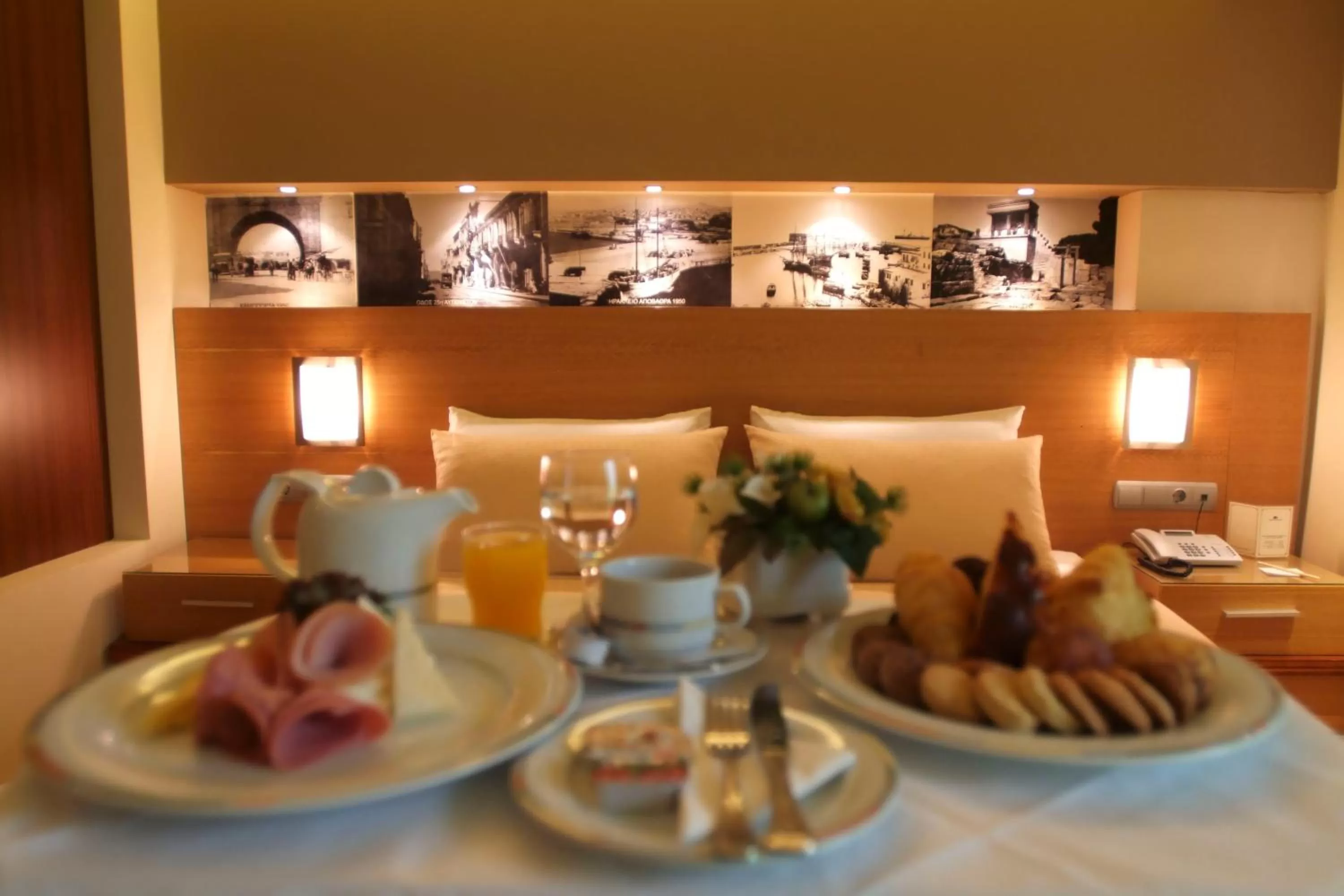 Food and drinks in Capsis Astoria Heraklion