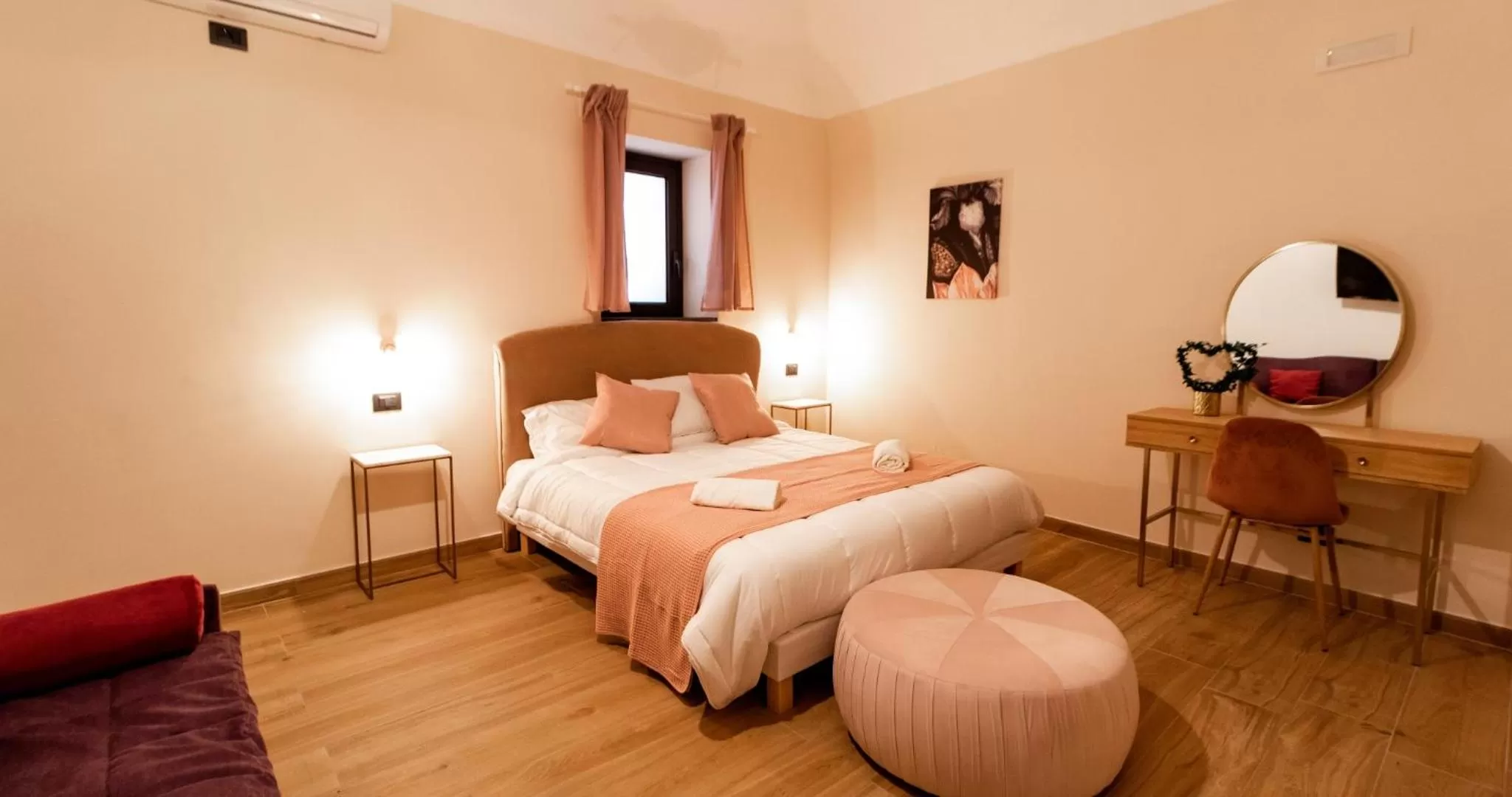 Bedroom, Bed in Siculis