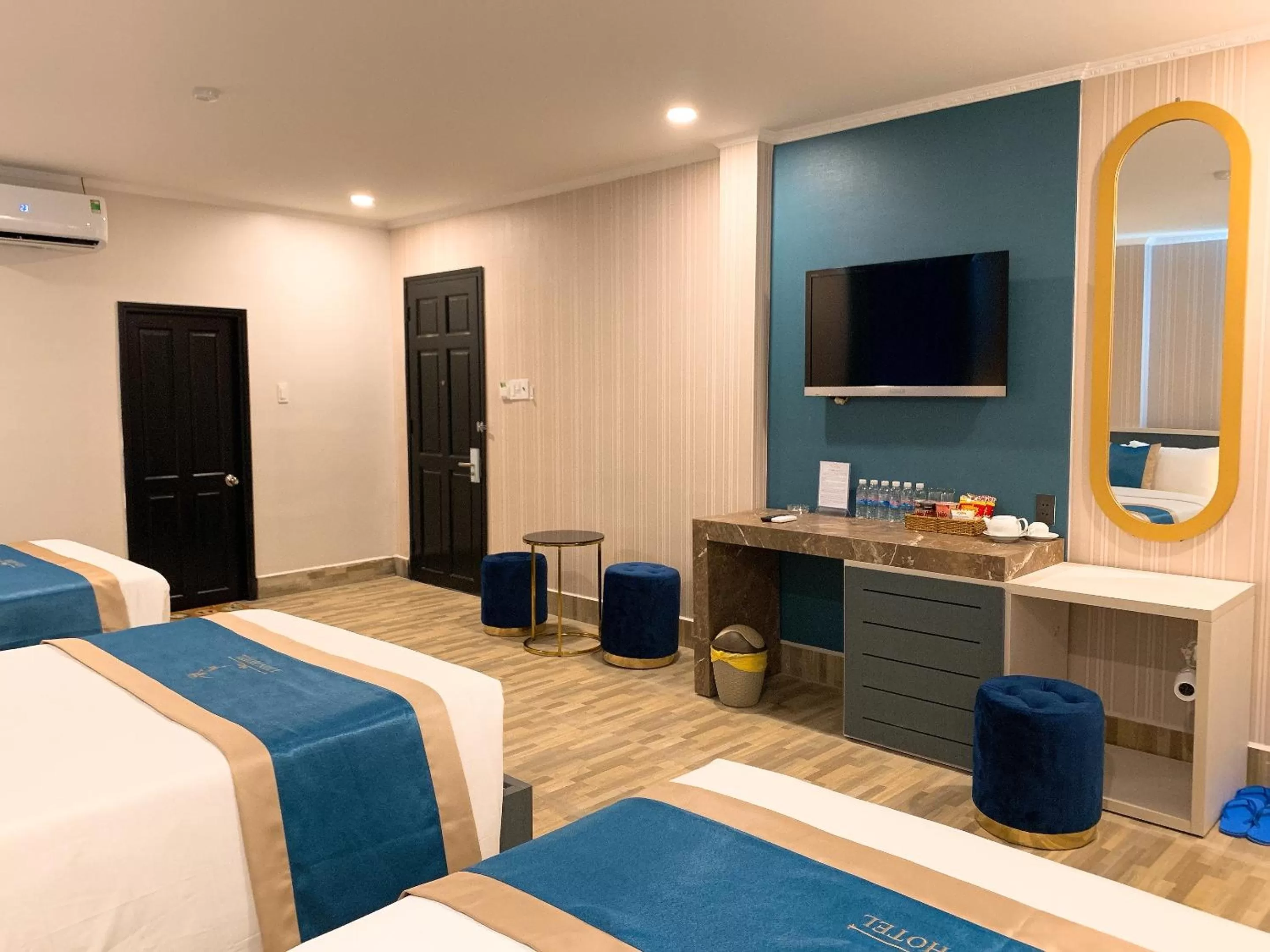 TV and multimedia, TV/Entertainment Center in LION HOTEL