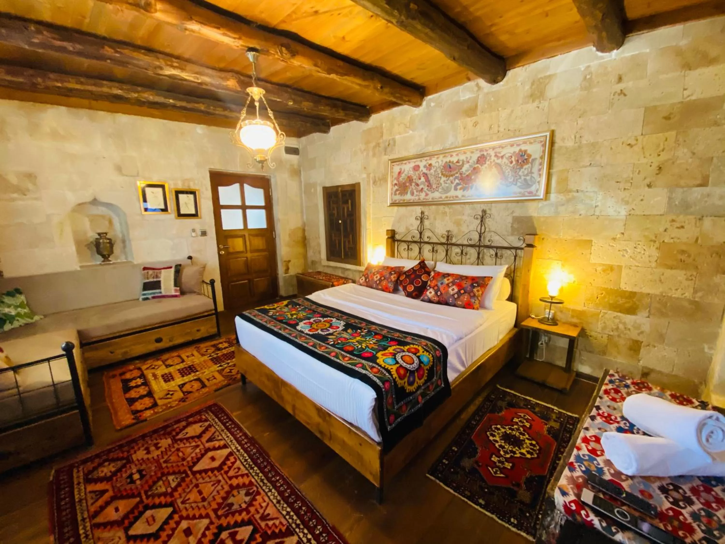 Bed in YASTIK HOUSES - Cappadocia