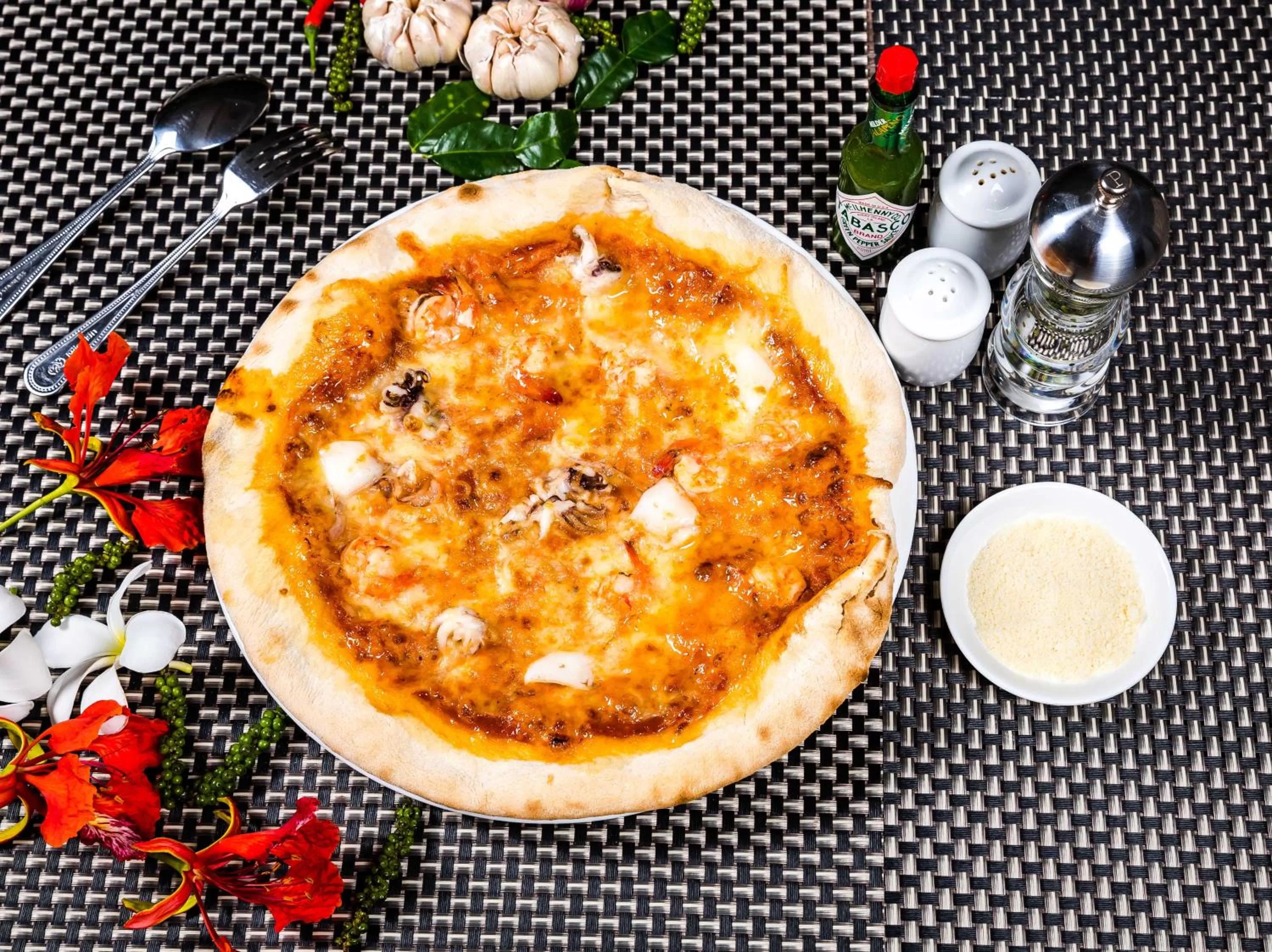 Restaurant/places to eat in KEP BAY HOTEL & RESORT