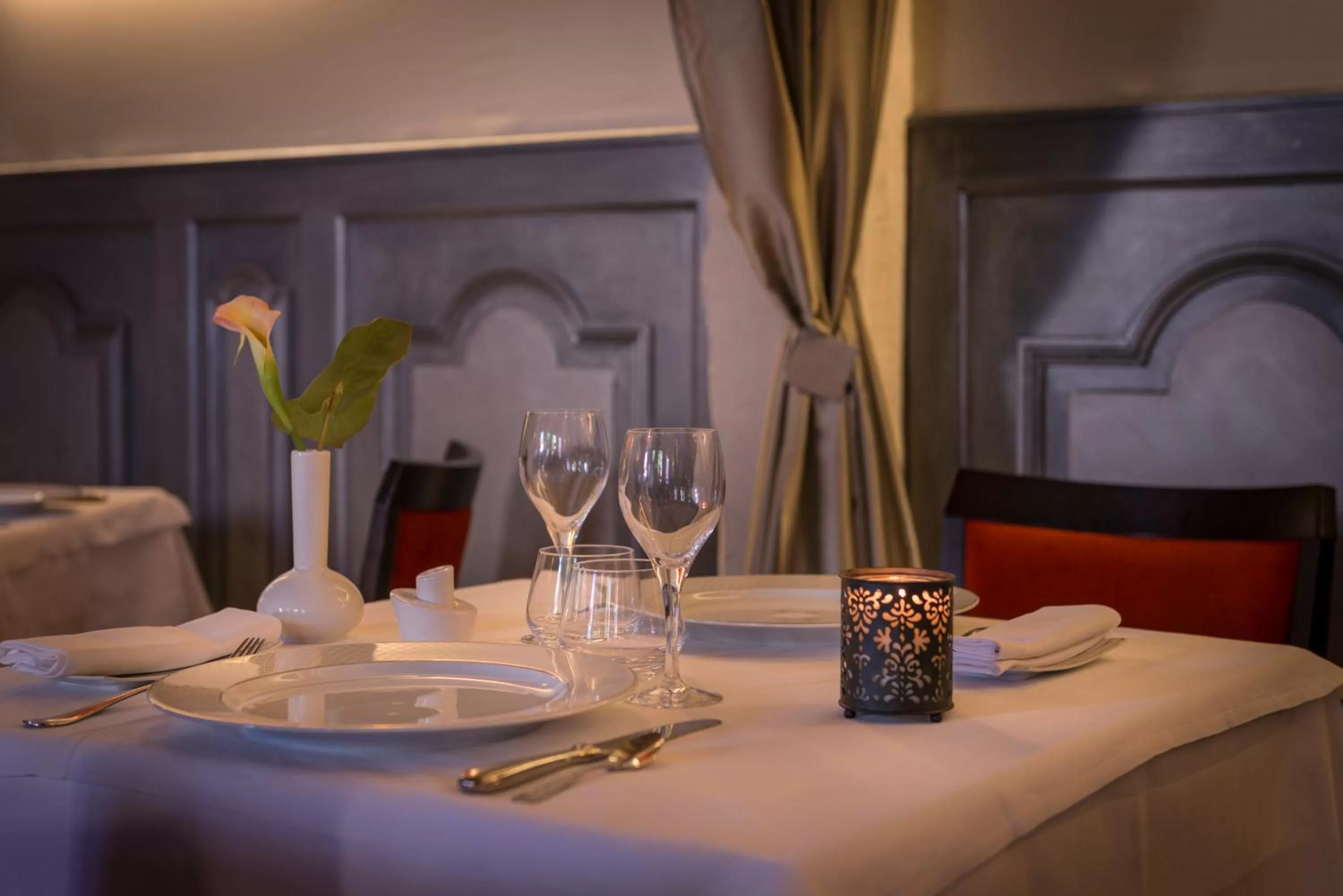 Restaurant/places to eat in Hôtel Aux Vieux Remparts