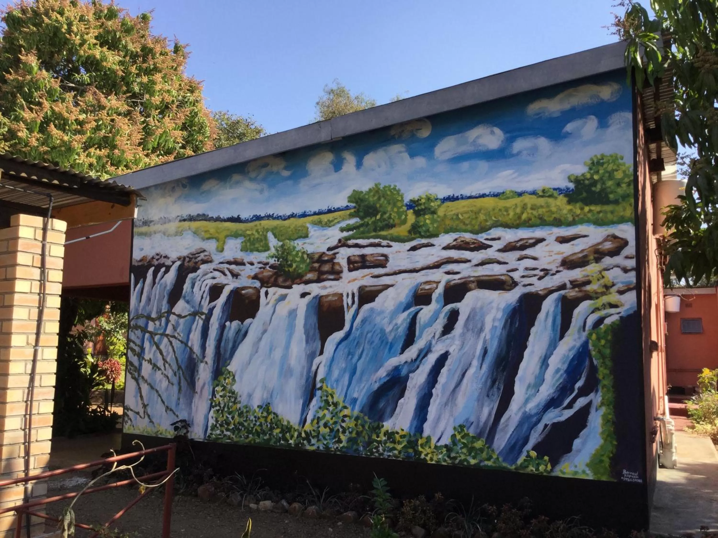 Property building in Tabonina Bis