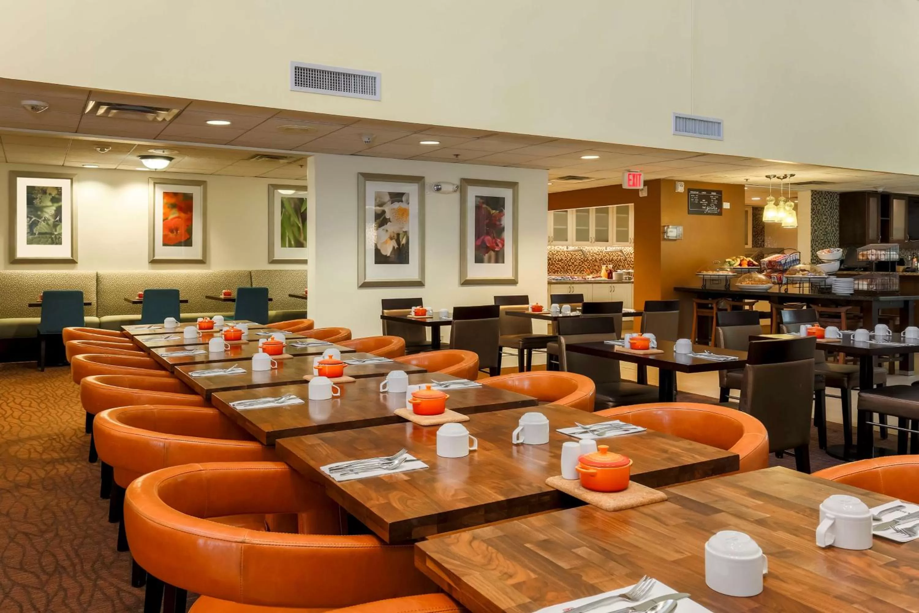 Restaurant/places to eat in Hilton Garden Inn Dallas/Market Center