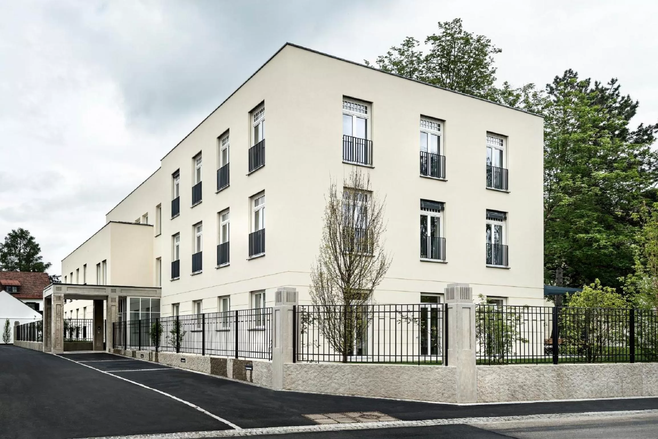 Facade/entrance, Property Building in Hotel Steirerschlössl