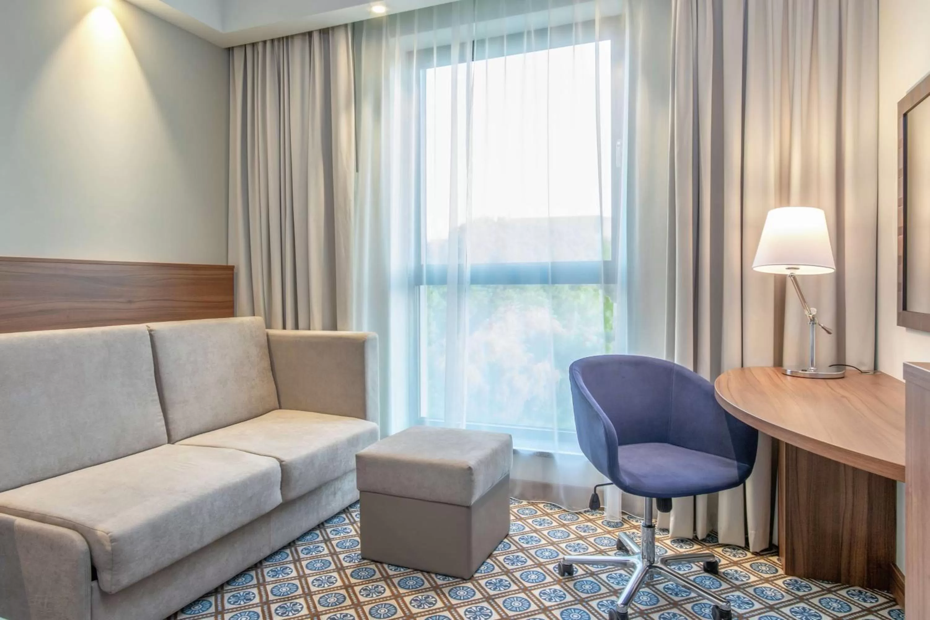 Bedroom in Hampton by Hilton Oswiecim