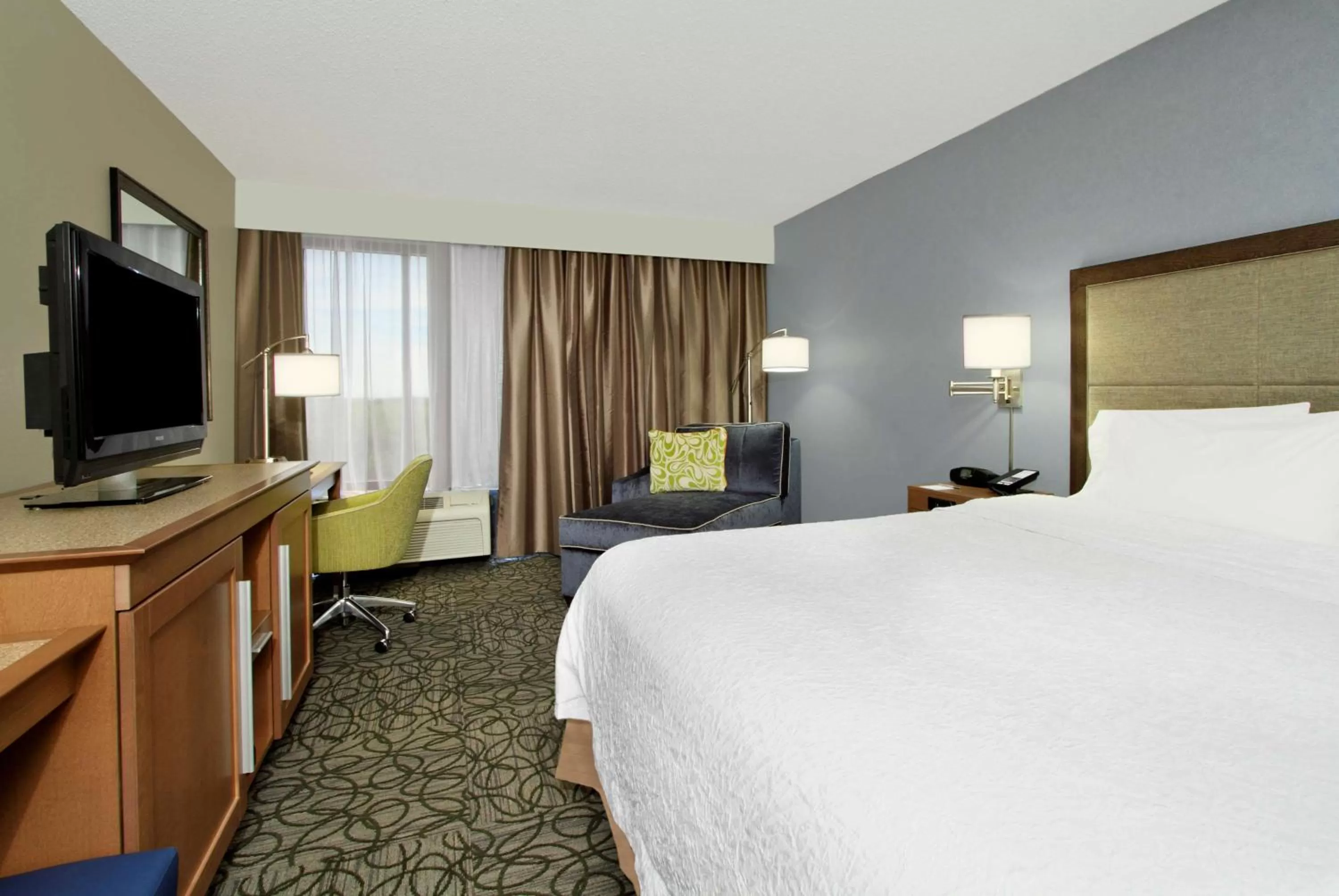 Bed in Hampton by Hilton Austin South - I-35 & Ben White