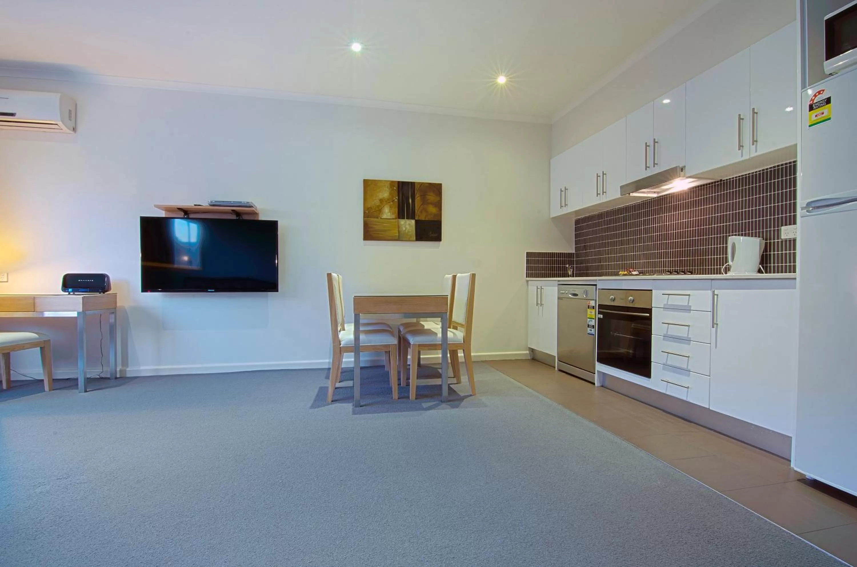 Dining area in Brighton Serviced Apartments