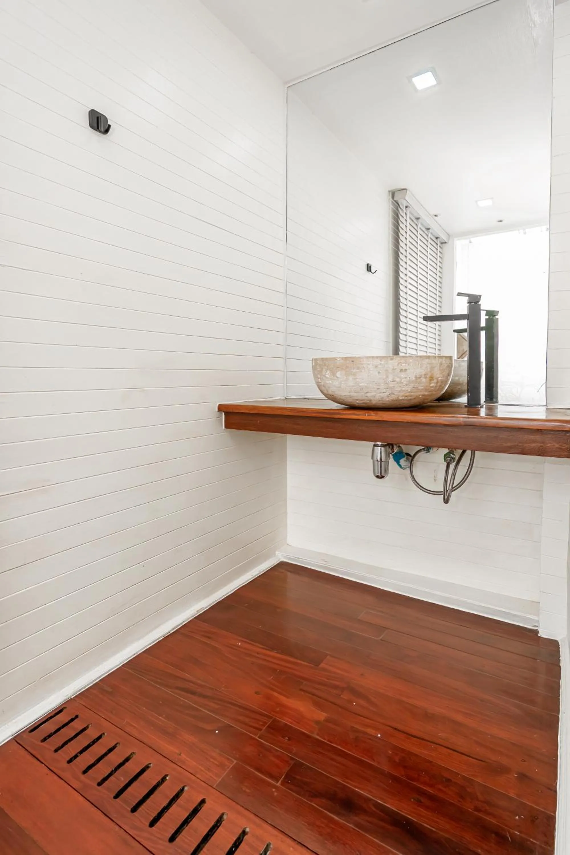 Toilet in The Color Kata