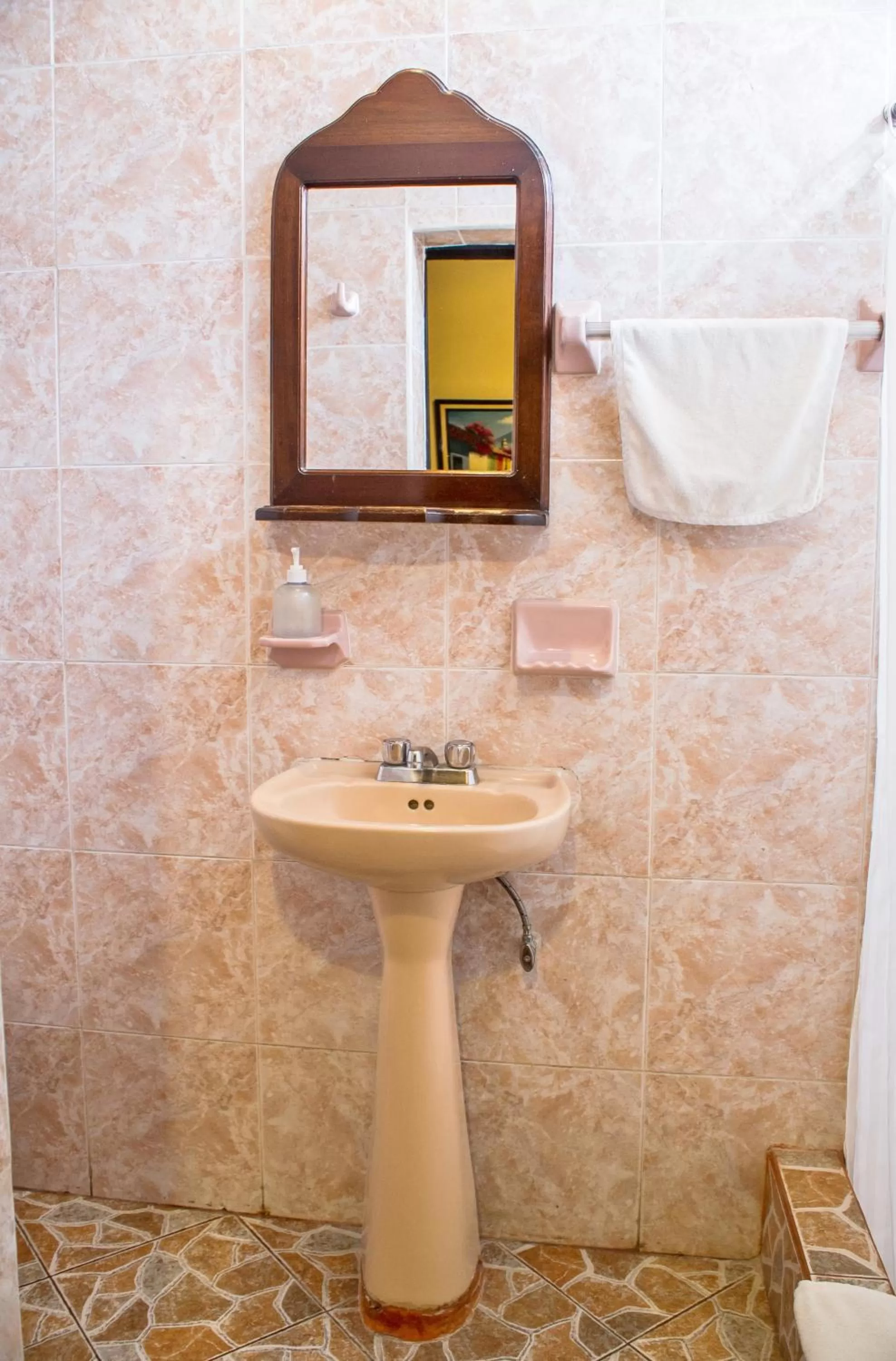 Shower in Posada San Vicente by AHS