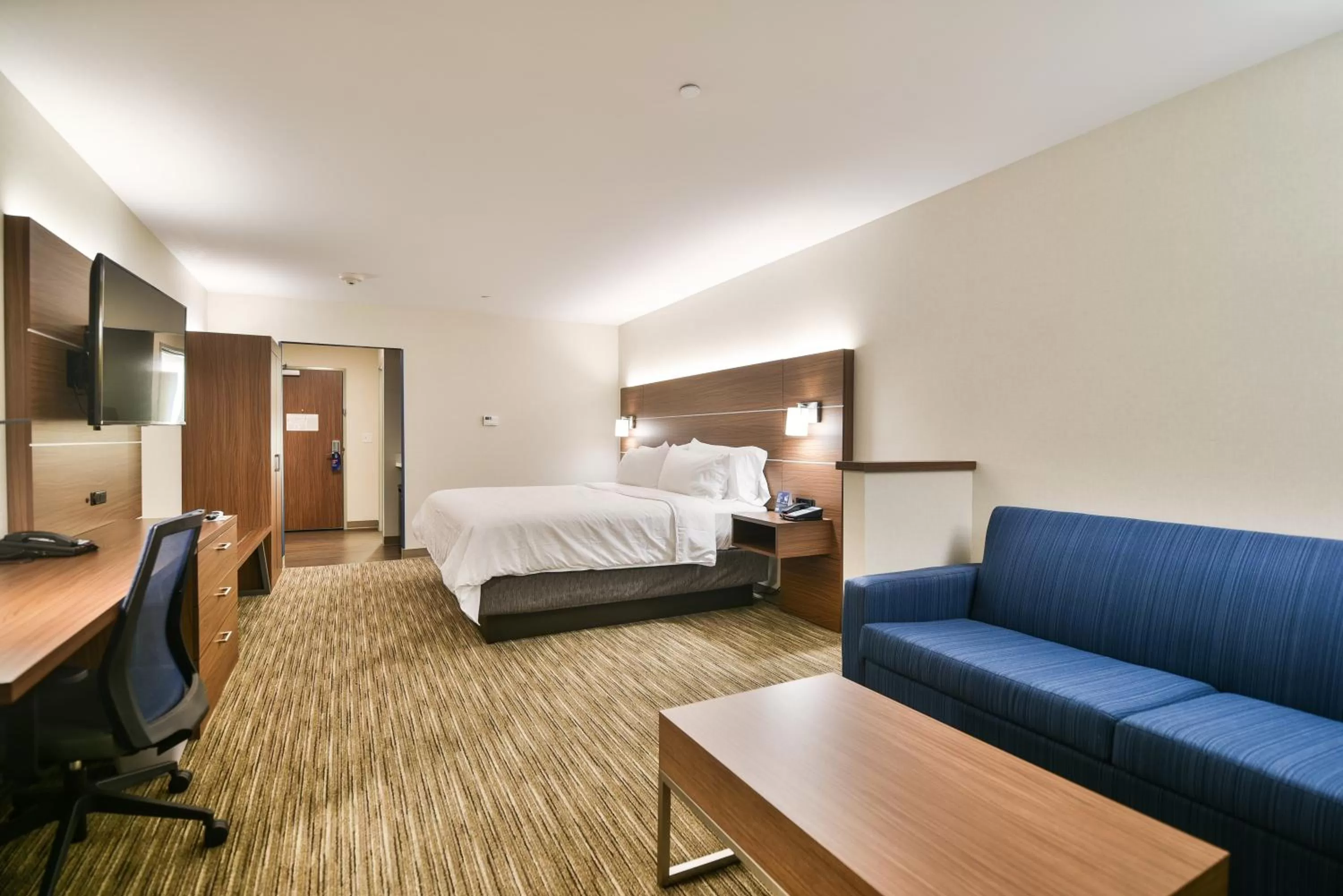 Photo of the whole room, Bed in Holiday Inn Express & Suites Lehi - Thanksgiving Point by IHG