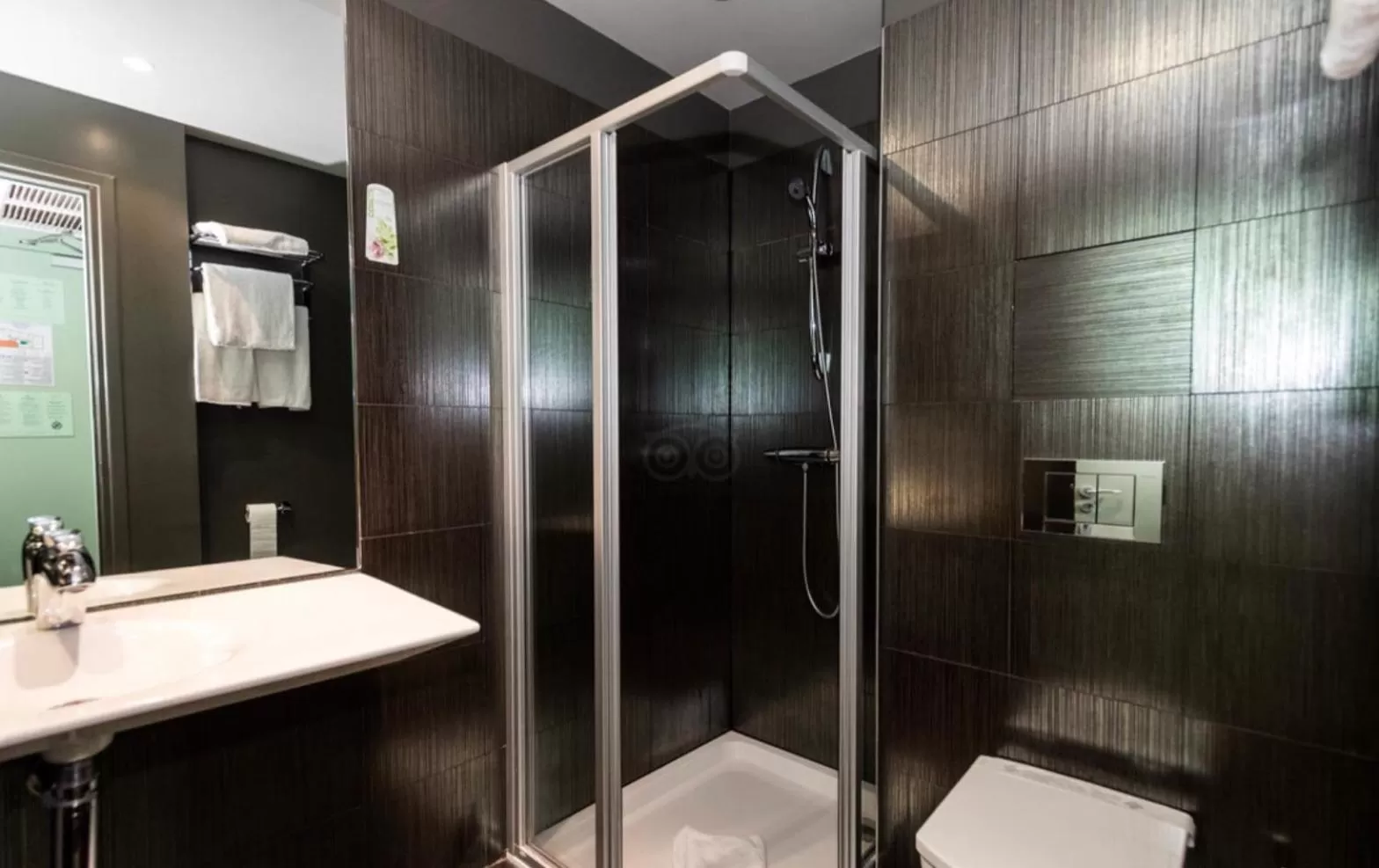 Bathroom in Hôtel Le Fabe