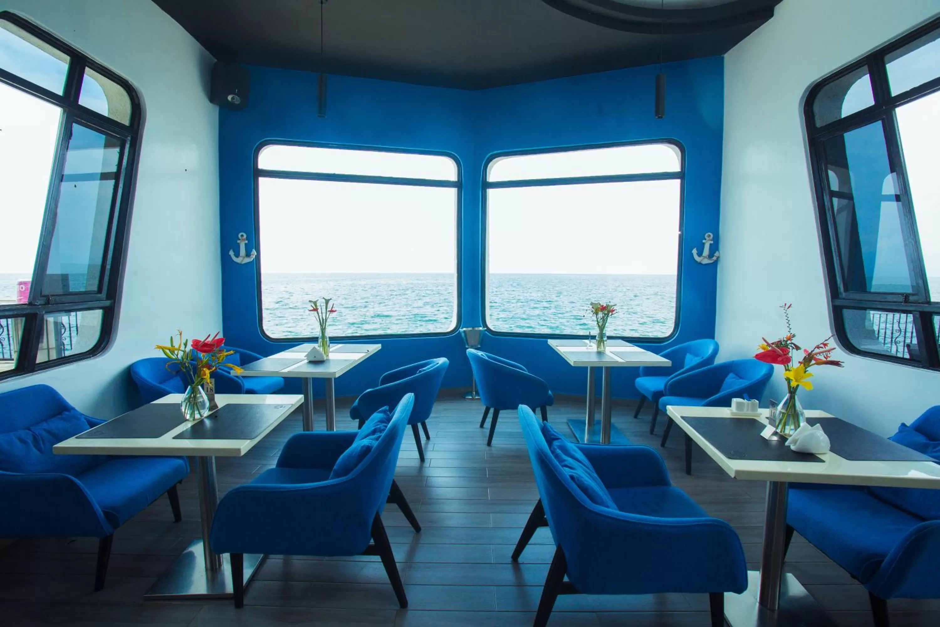 Restaurant/Places to Eat in Cap Kivu