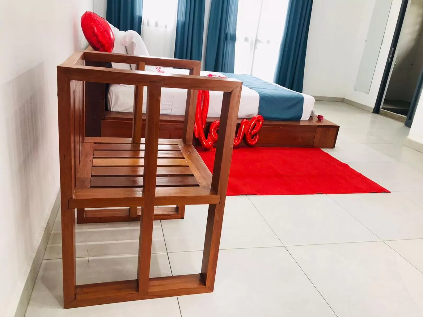 Bed in Le Majestic Toamasina Hotel