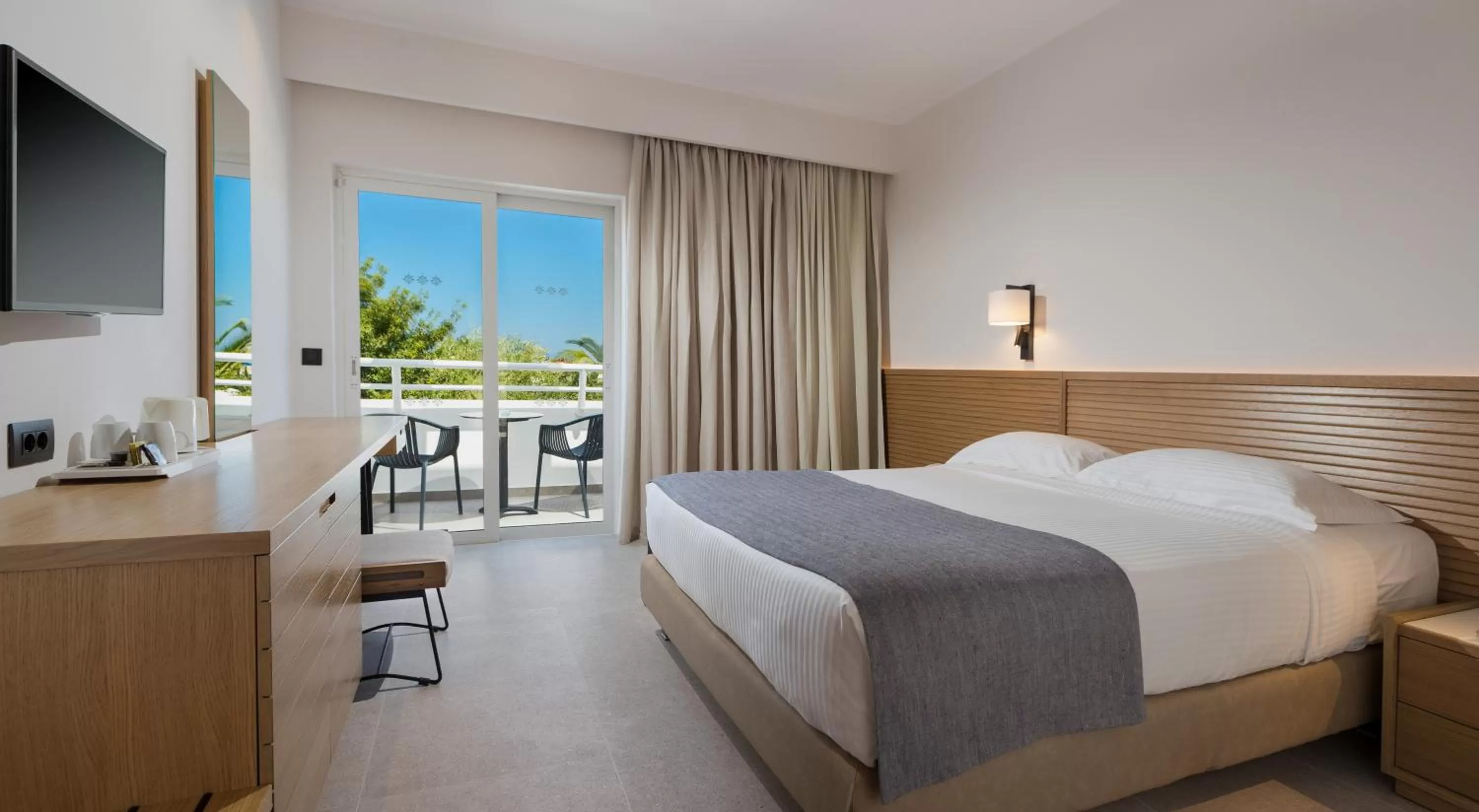 Bed in Platanista Hotel