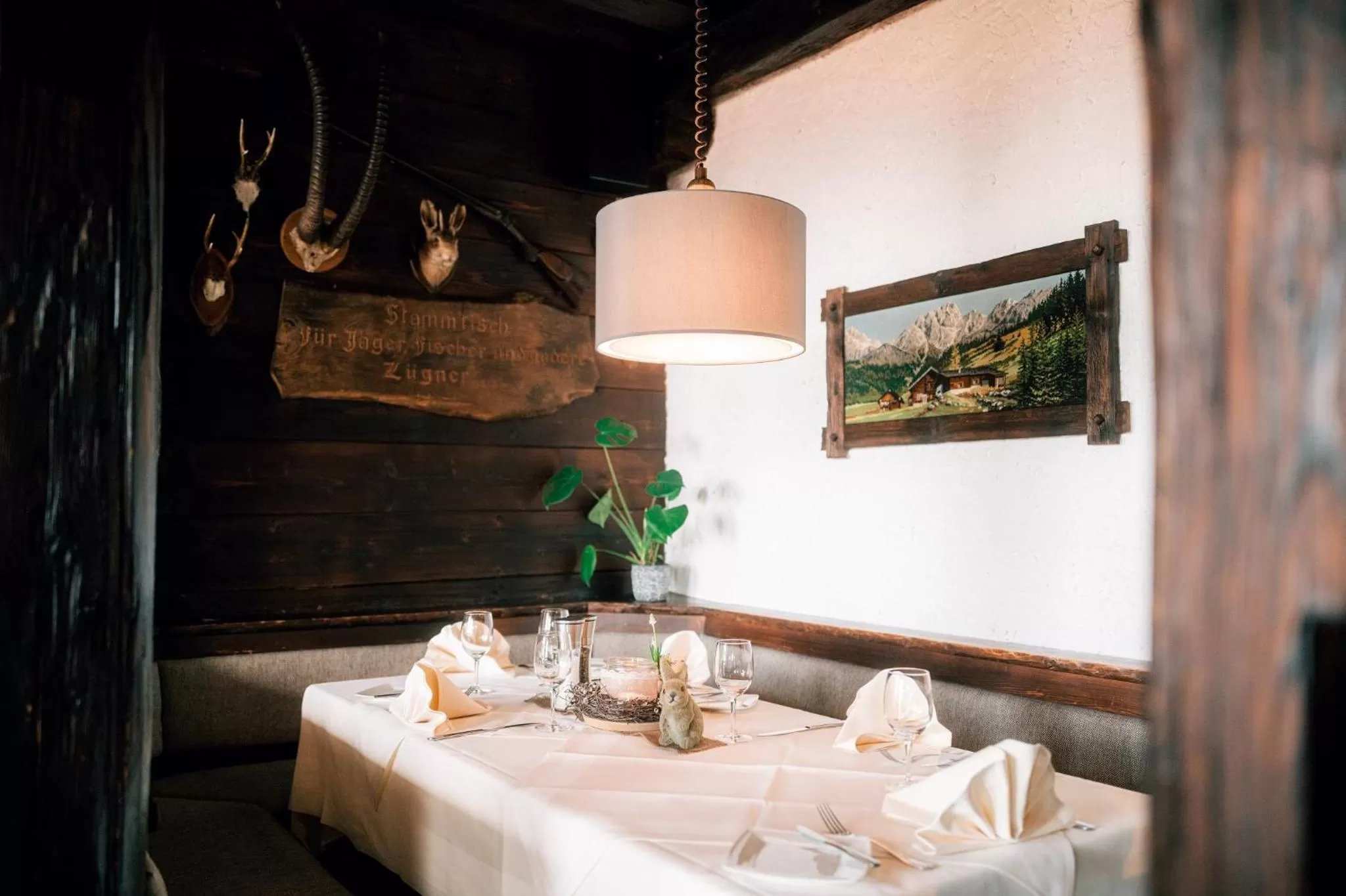 Restaurant/places to eat, Bathroom in Hotel Hasenjäger