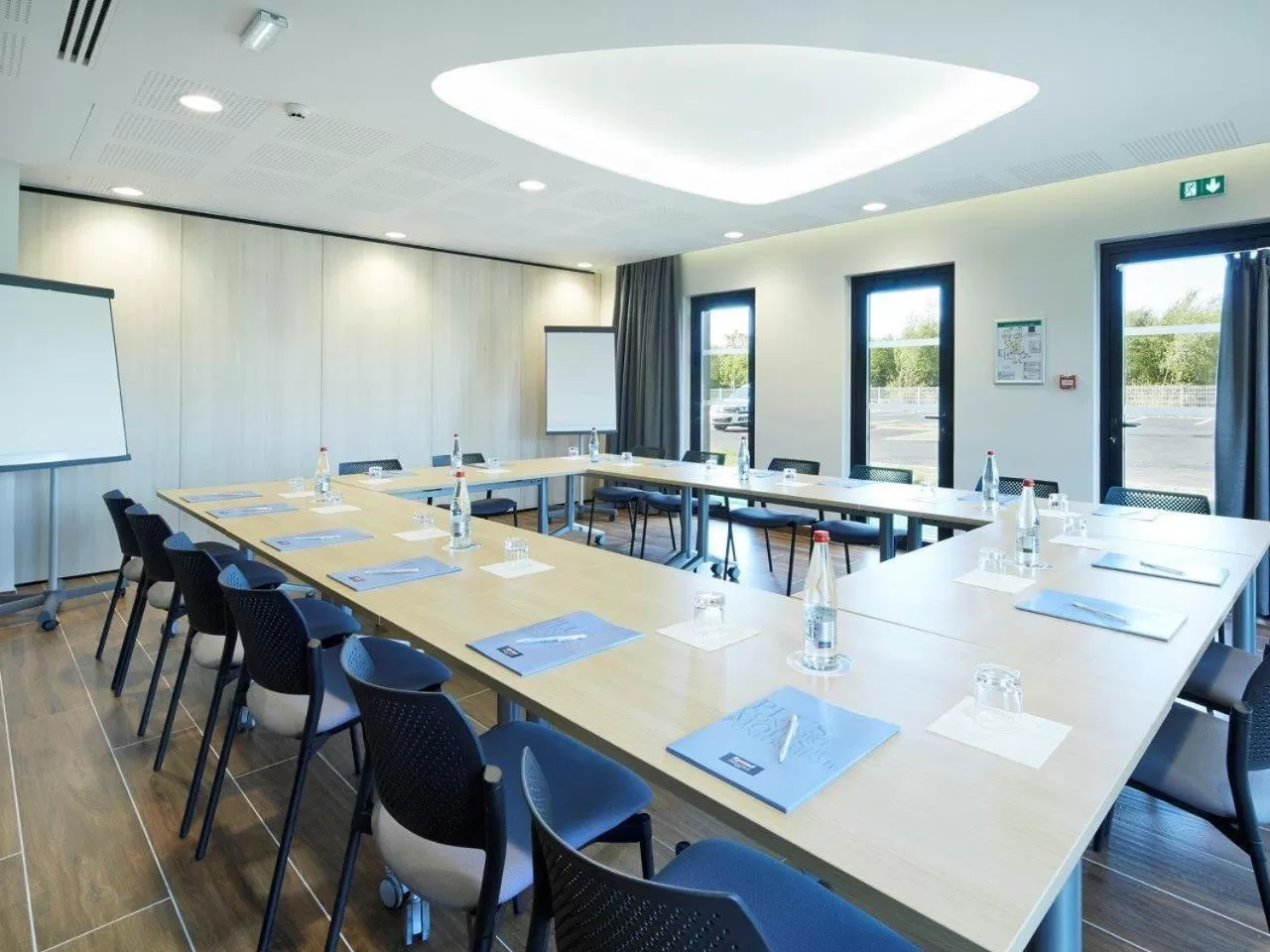 Meeting/conference room in Kyriad Prestige Pau – Palais des Sports