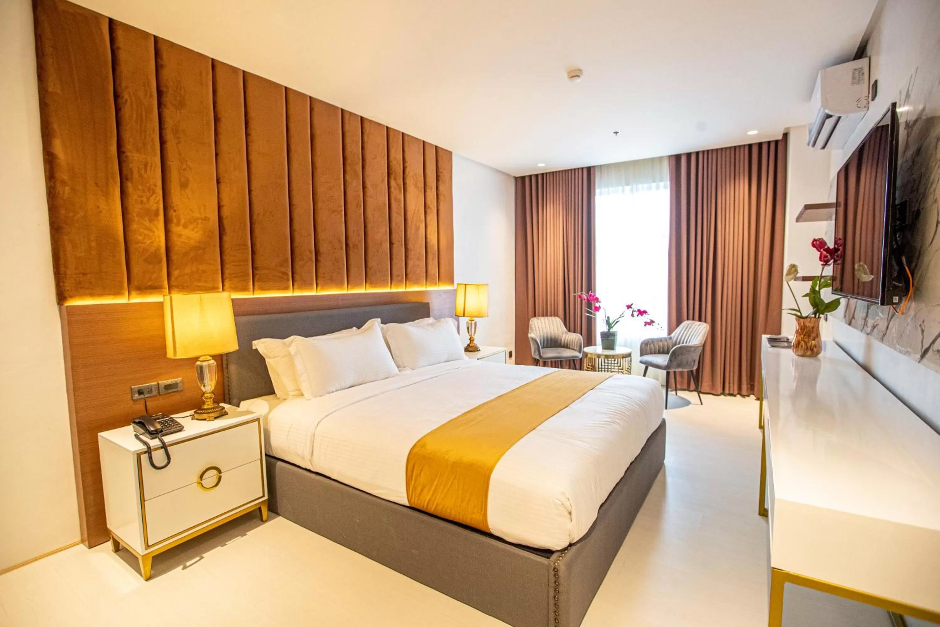 Bedroom, Bed in Solano Hotel