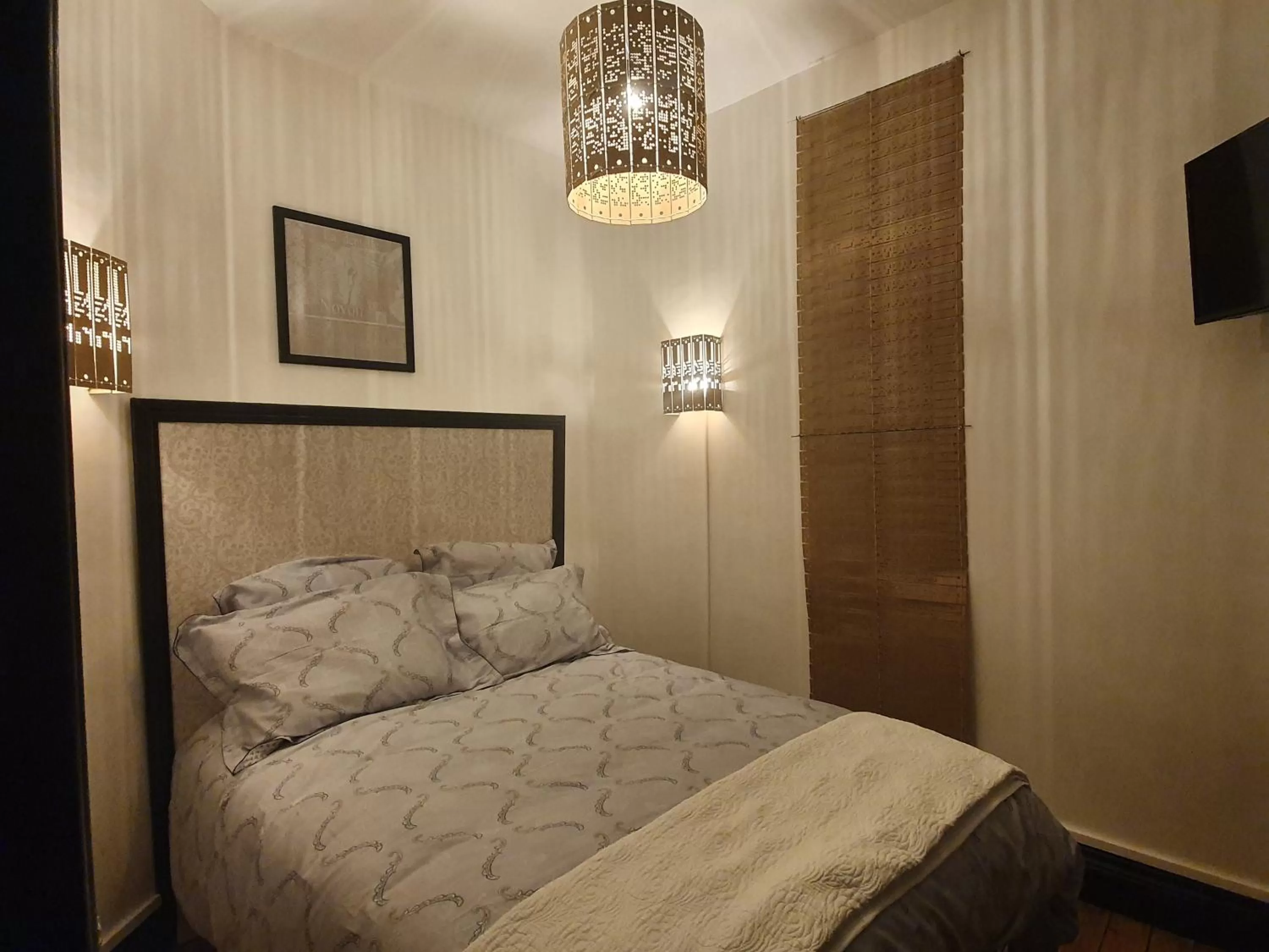 Night, Bed in B & B Les Secrets des Loges