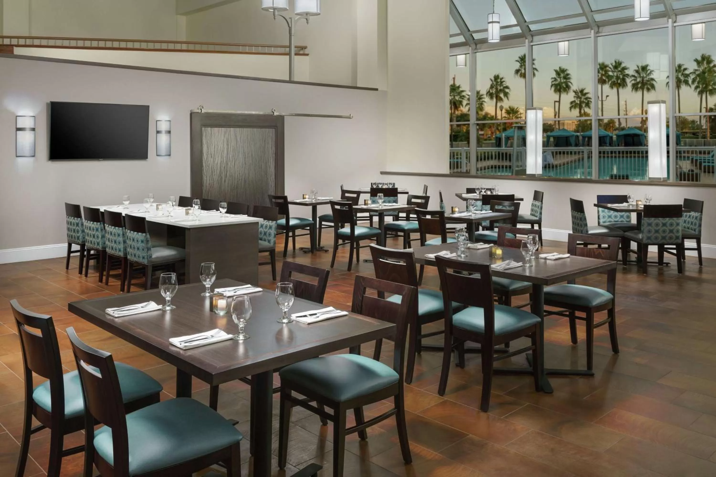 Restaurant/places to eat in DoubleTree by Hilton Orlando Airport Hotel