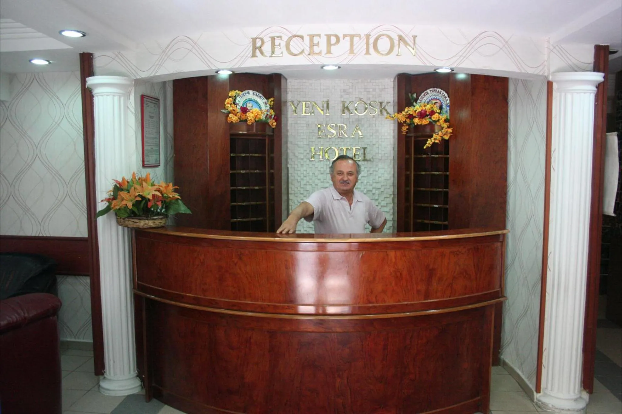 Lobby or reception in Yeni Kosk Esra Hotel