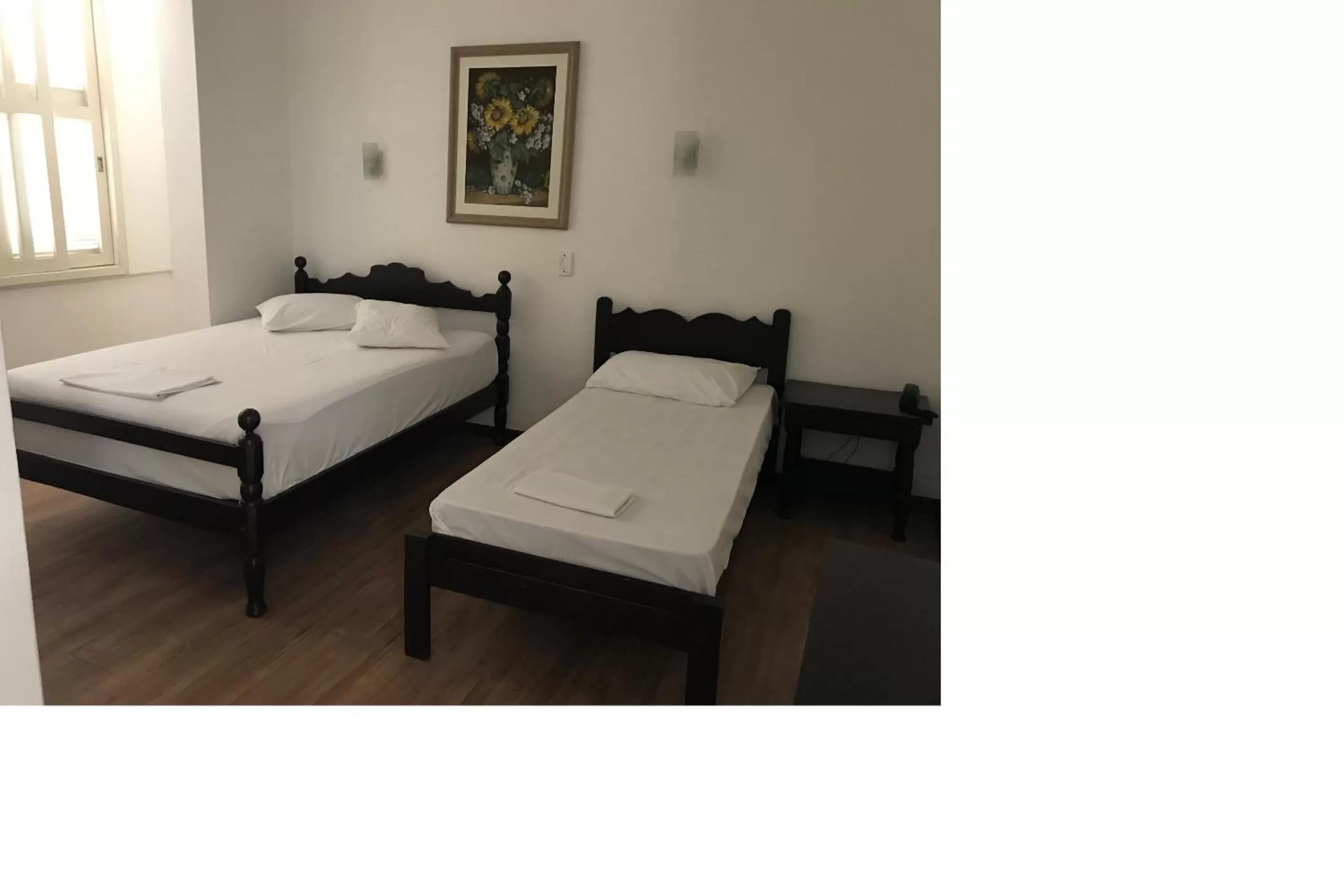 Photo of the whole room, Bed in Farol Hotel