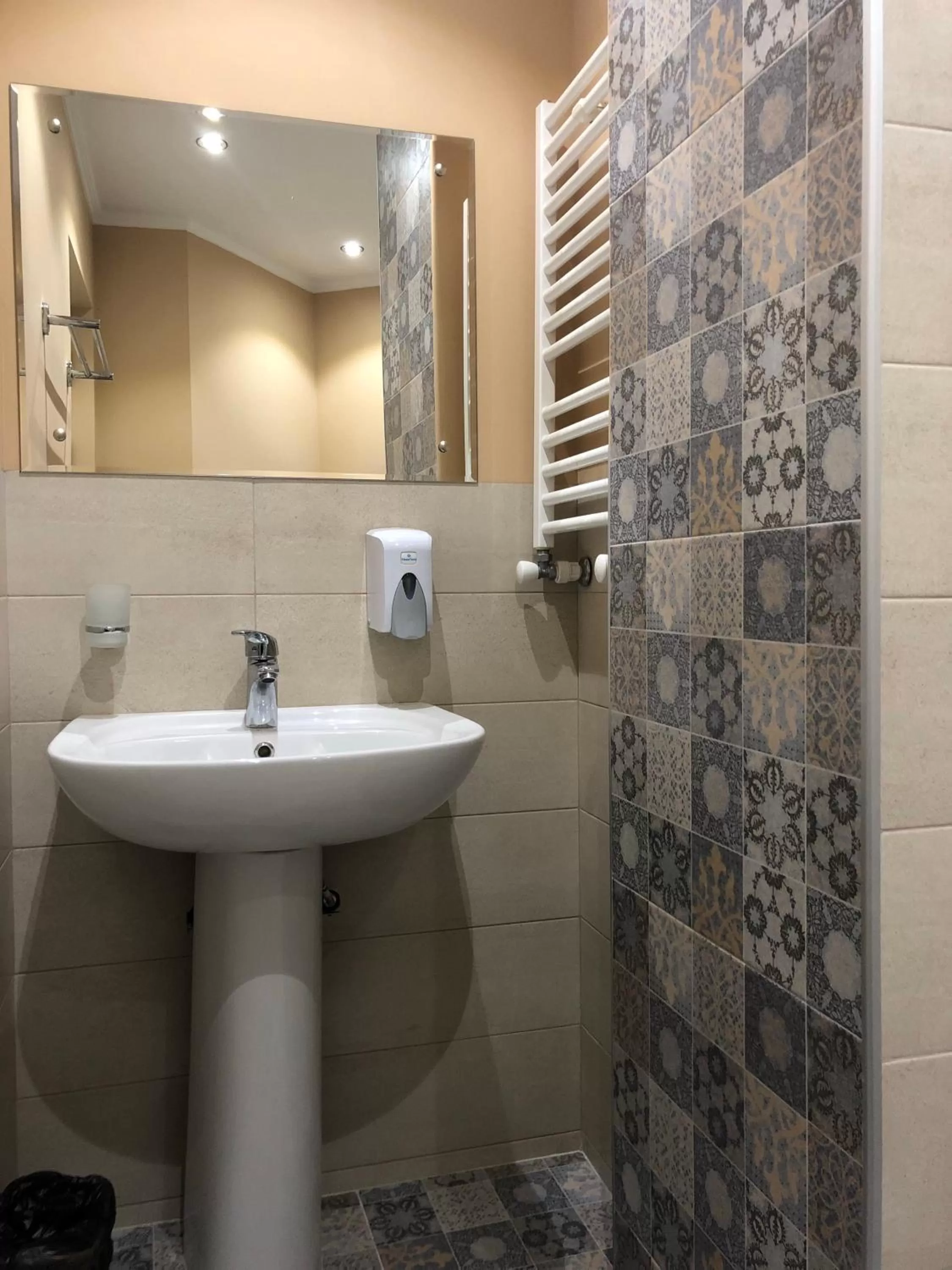 Bedroom, Bathroom in Hotel Kalanga