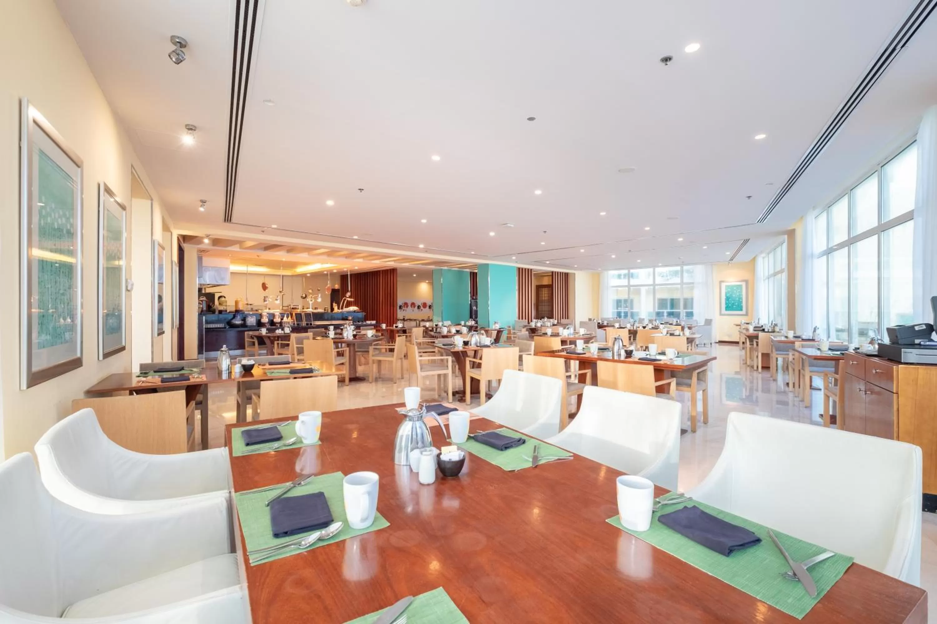 Restaurant/places to eat in Radisson Blu Resort, Fujairah