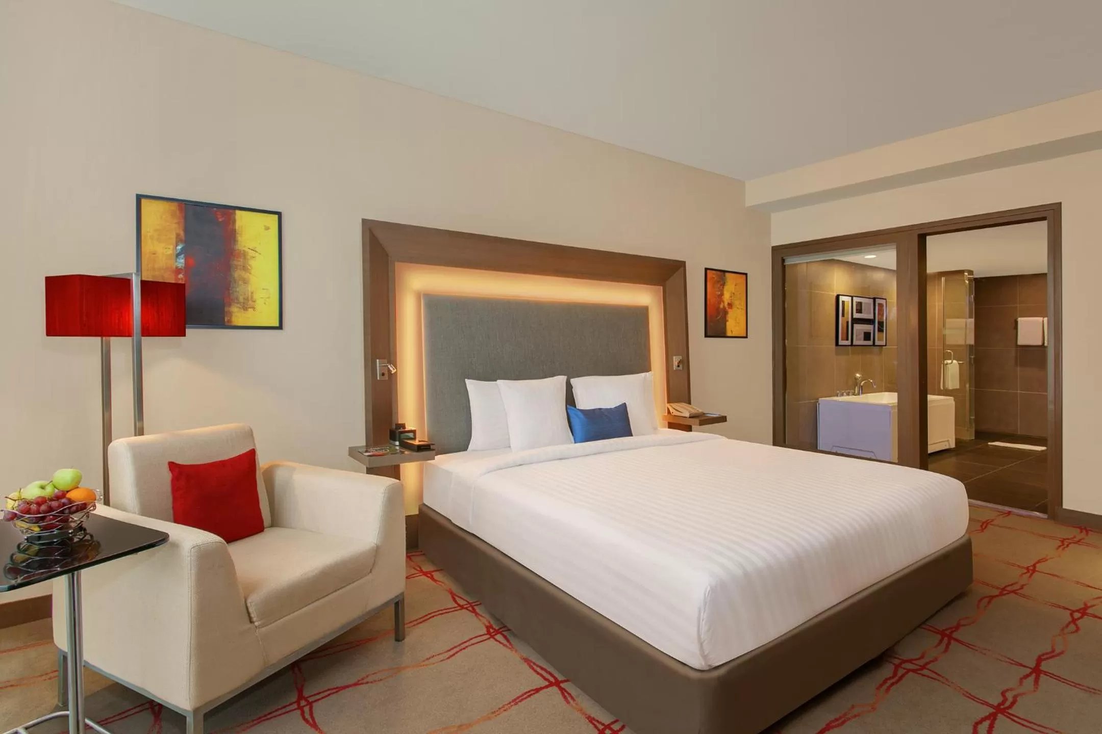Bed in Novotel Ahmedabad