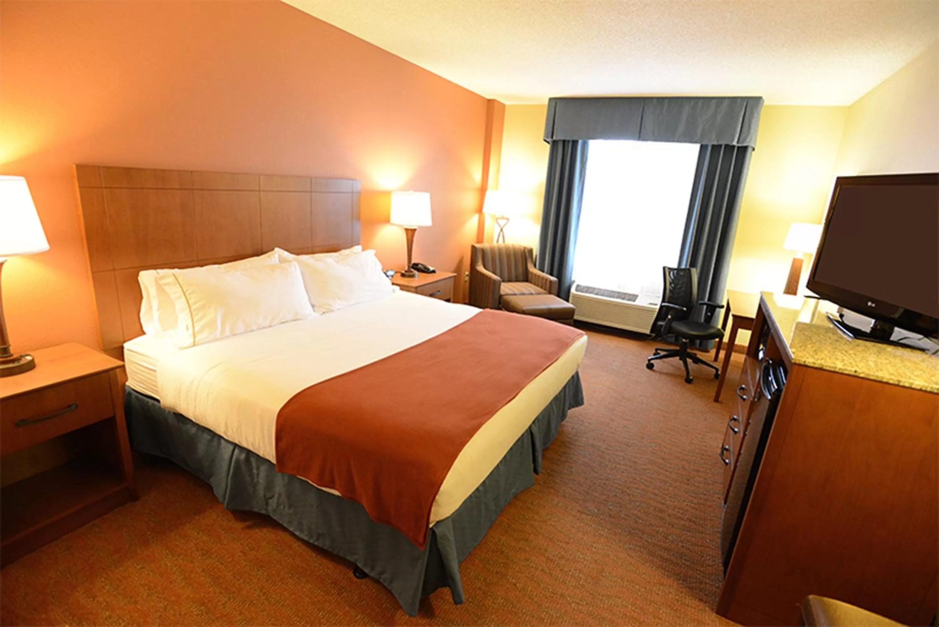 King Room - Hearing Disability Access in Holiday Inn Express Hotel & Suites Coralville, an IHG Hotel
