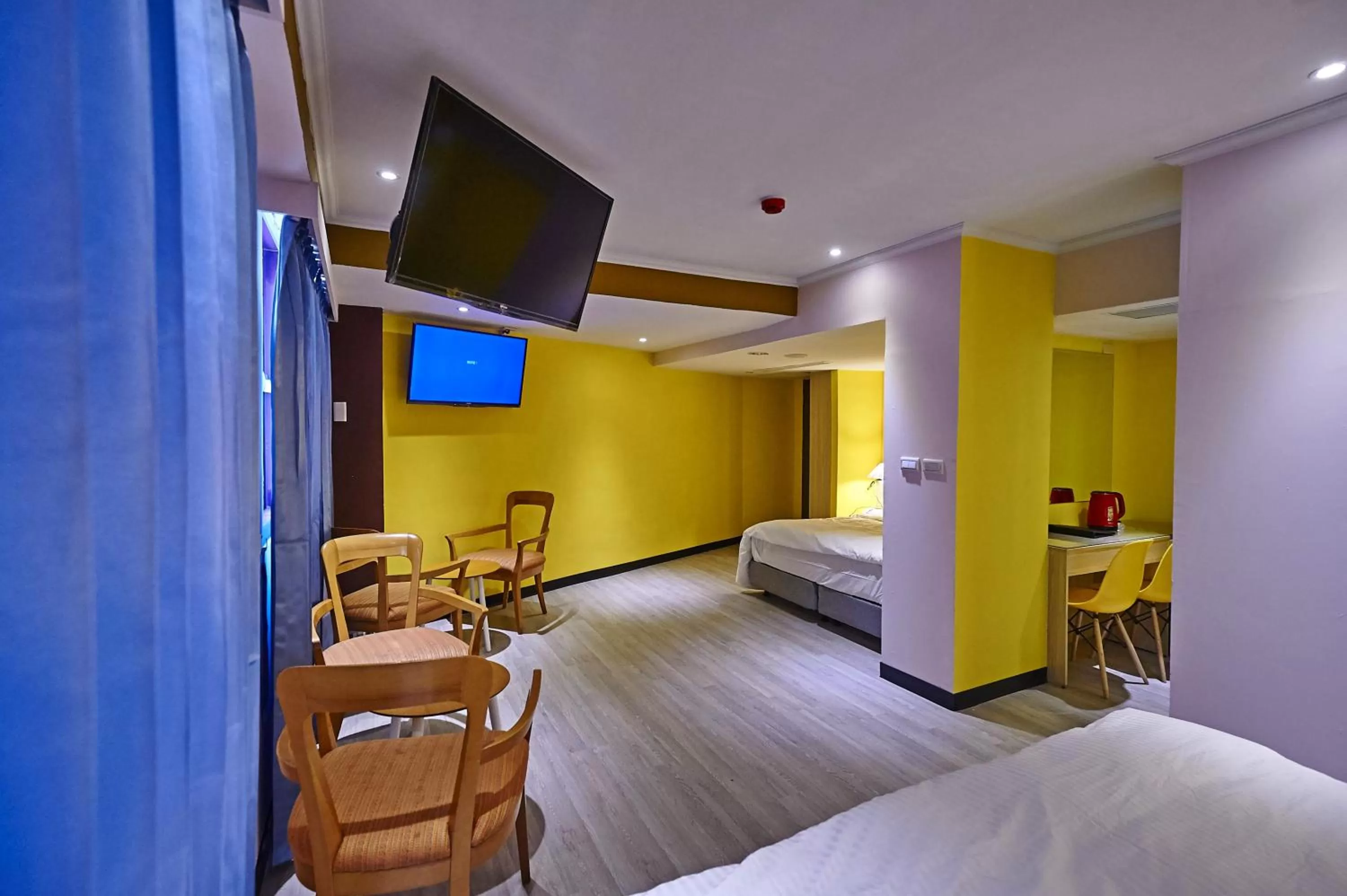 Bedroom in Lily Hotel