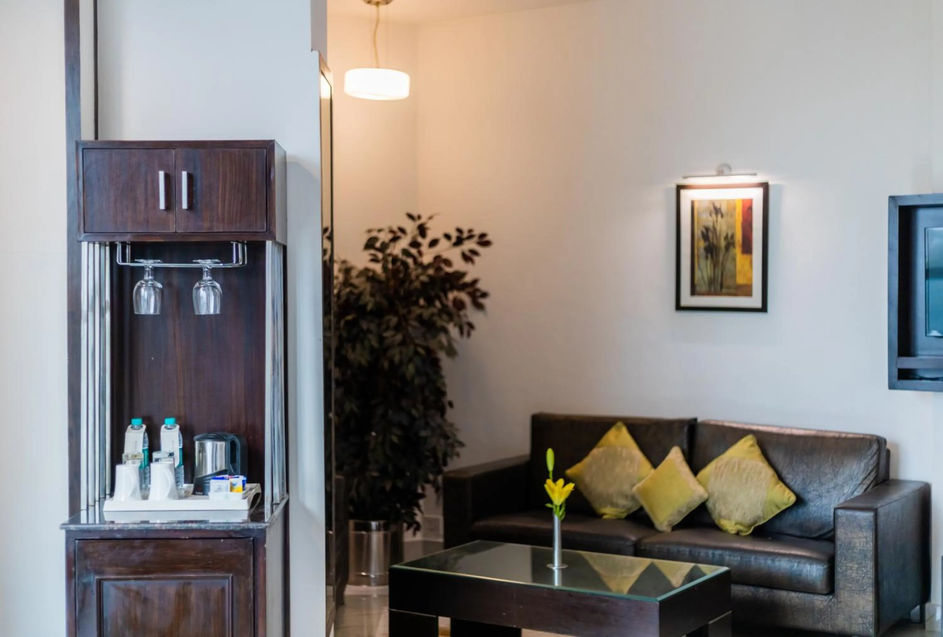 Living room in Hotel Shanti Palace Mahipalpur