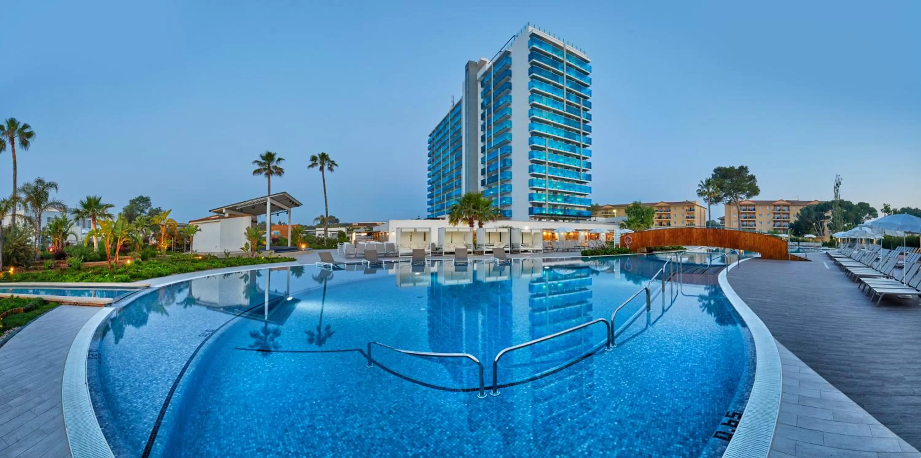 Swimming pool in BG Tonga Tower