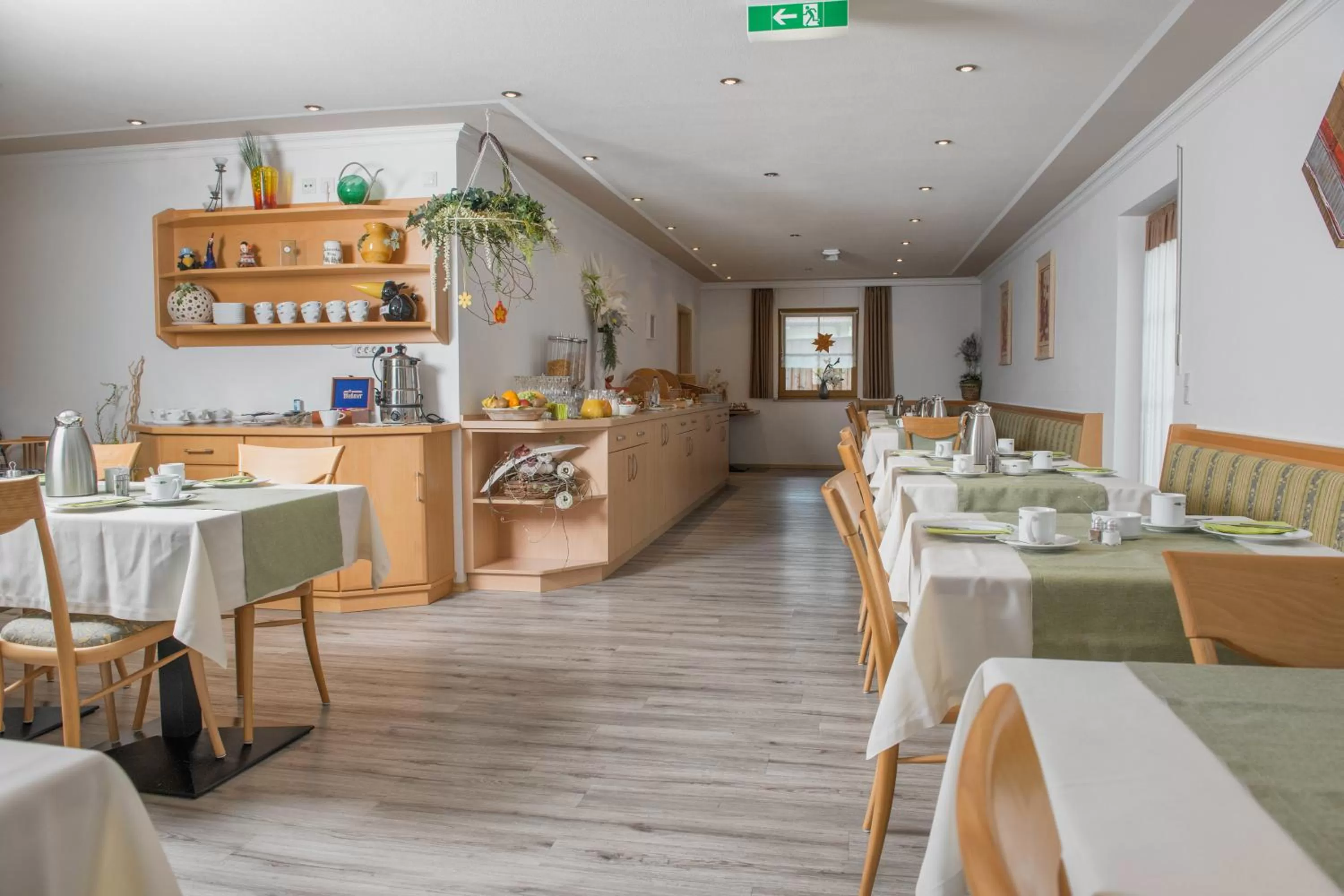 Restaurant/Places to Eat in Hotel garni Hopfengold