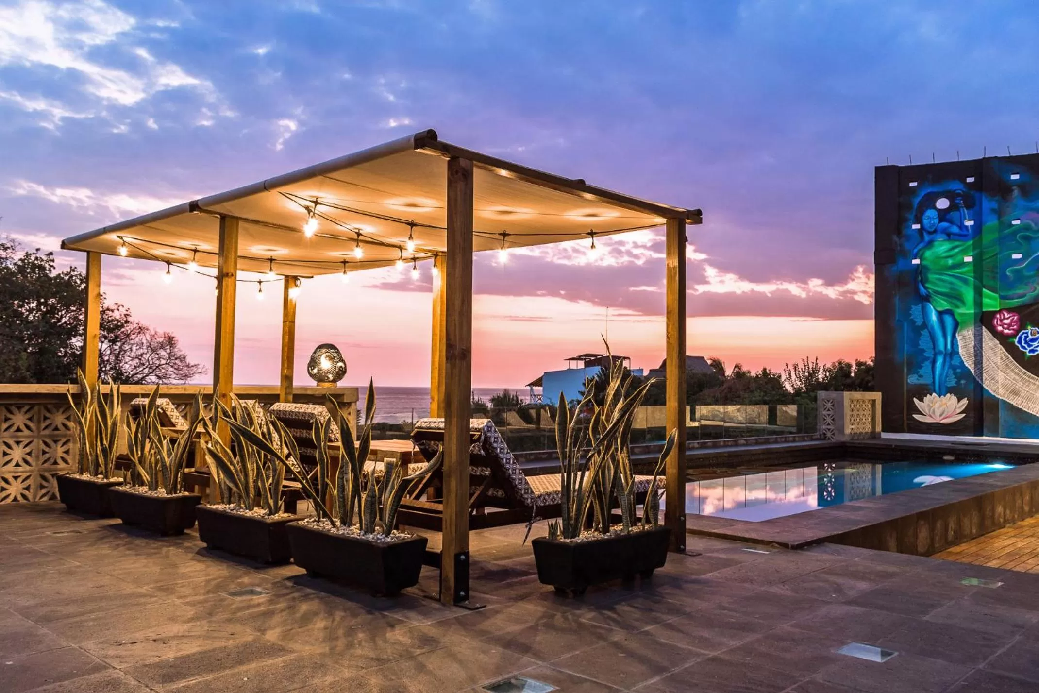 Patio in Cabane Container Hotel - ADULTS ONLY