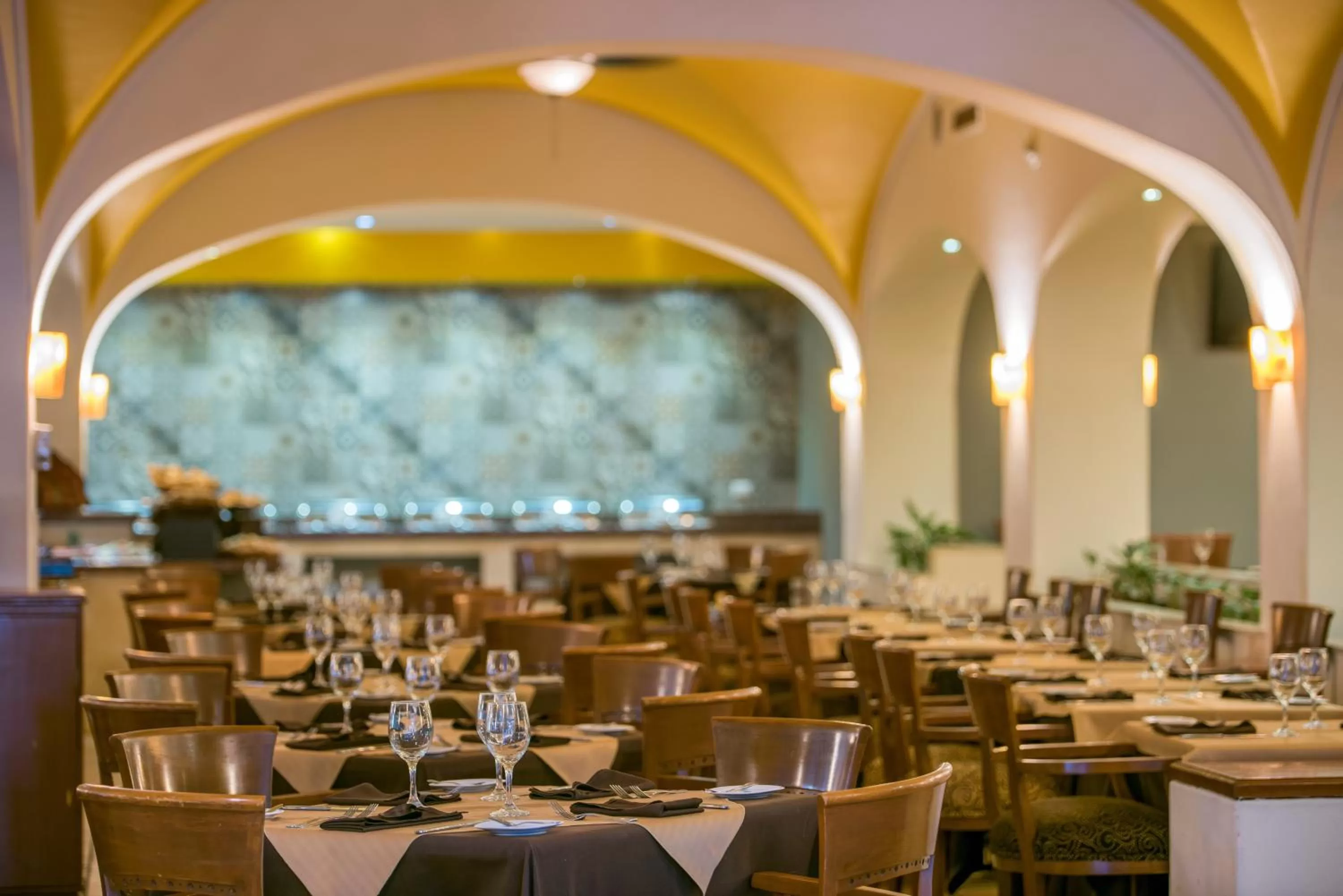 Restaurant/places to eat in Holiday Inn Guadalajara Expo Plaza del Sol by IHG