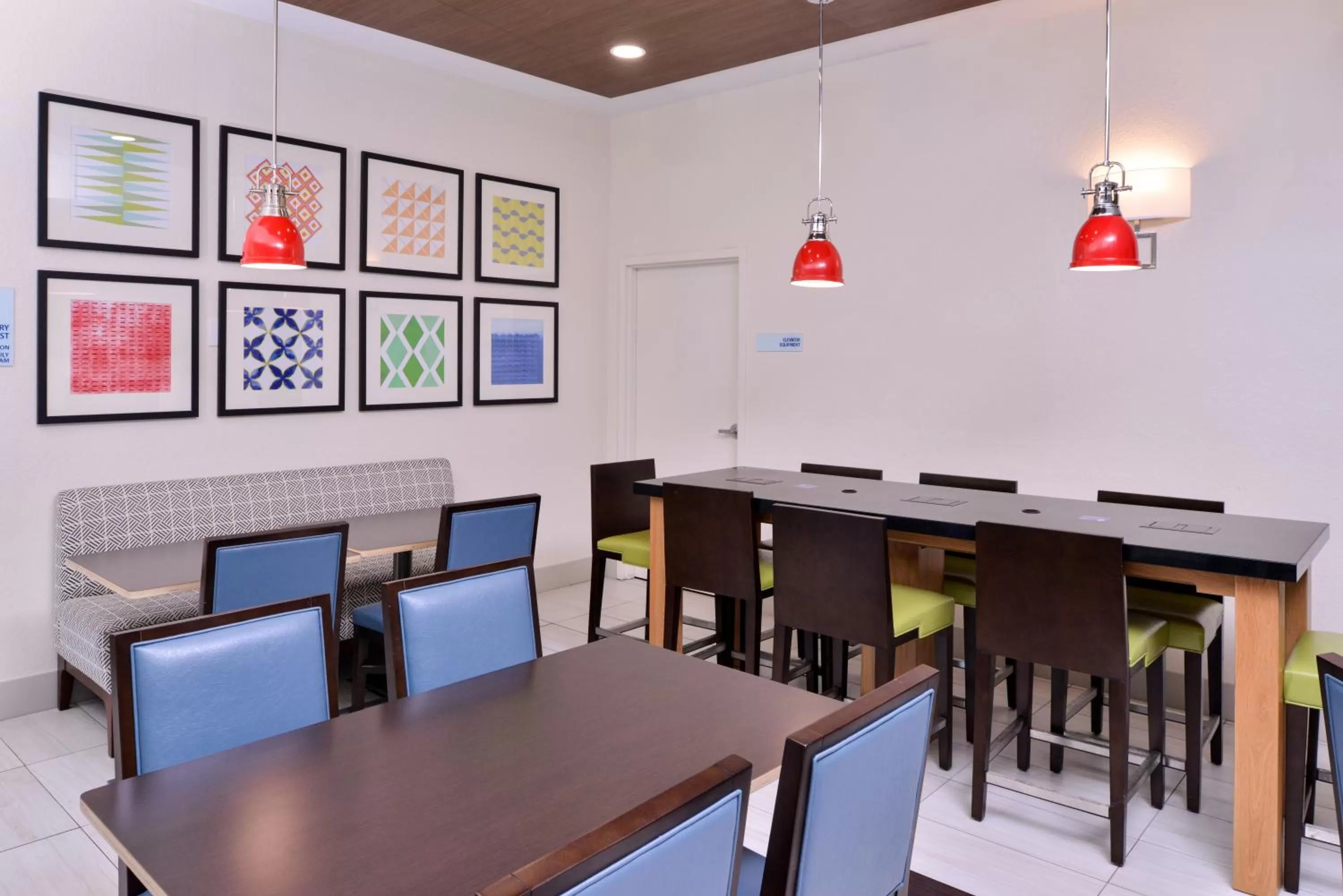 Breakfast in Holiday Inn Express Hotel & Suites Arcata/Eureka-Airport Area by IHG