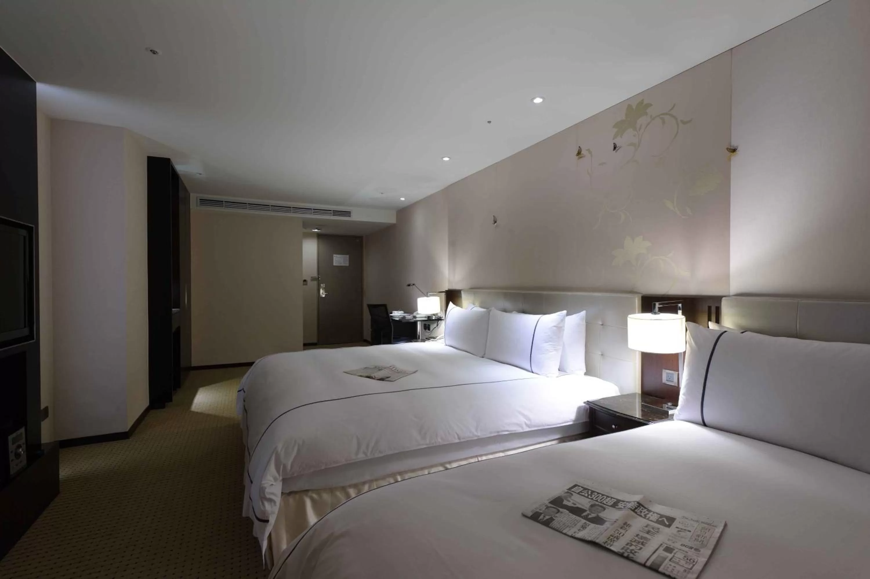 Photo of the whole room, Bed in K Hotel Taipei Dunnan