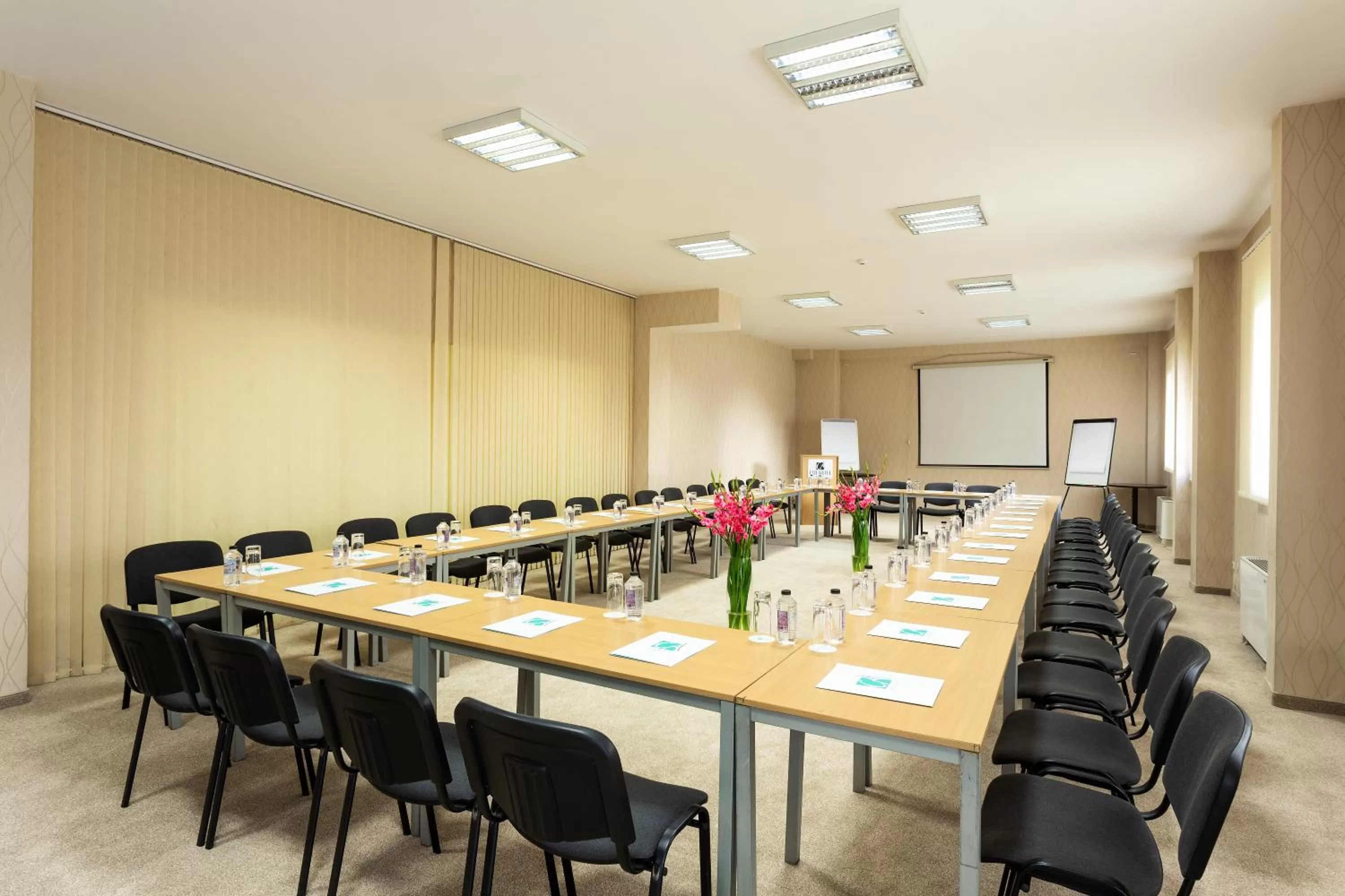 Business facilities in City Avenue Hotel