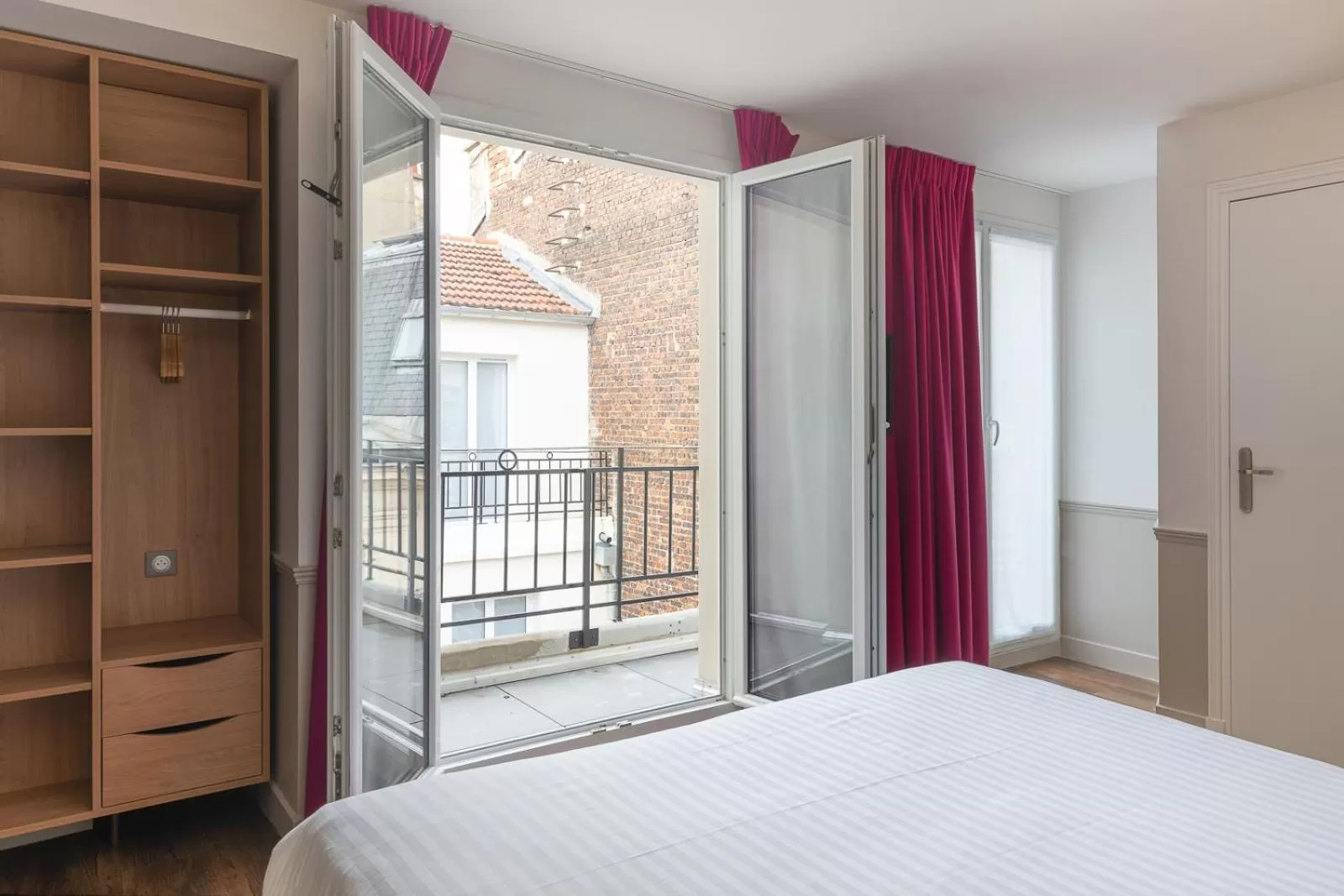 Bed in Hôtel 31 - Paris Tour Eiffel