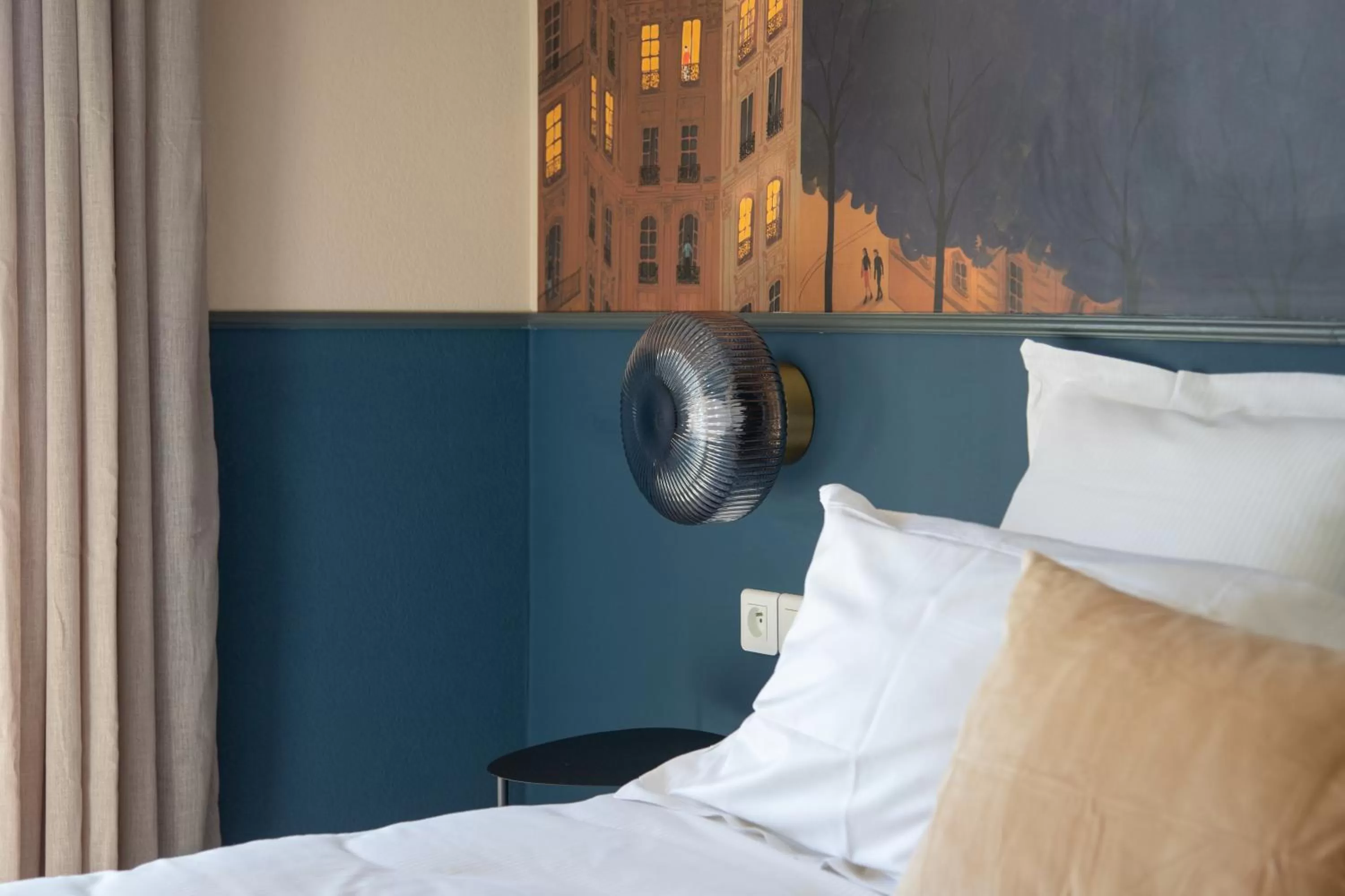 Bed in Hôtel La Perna