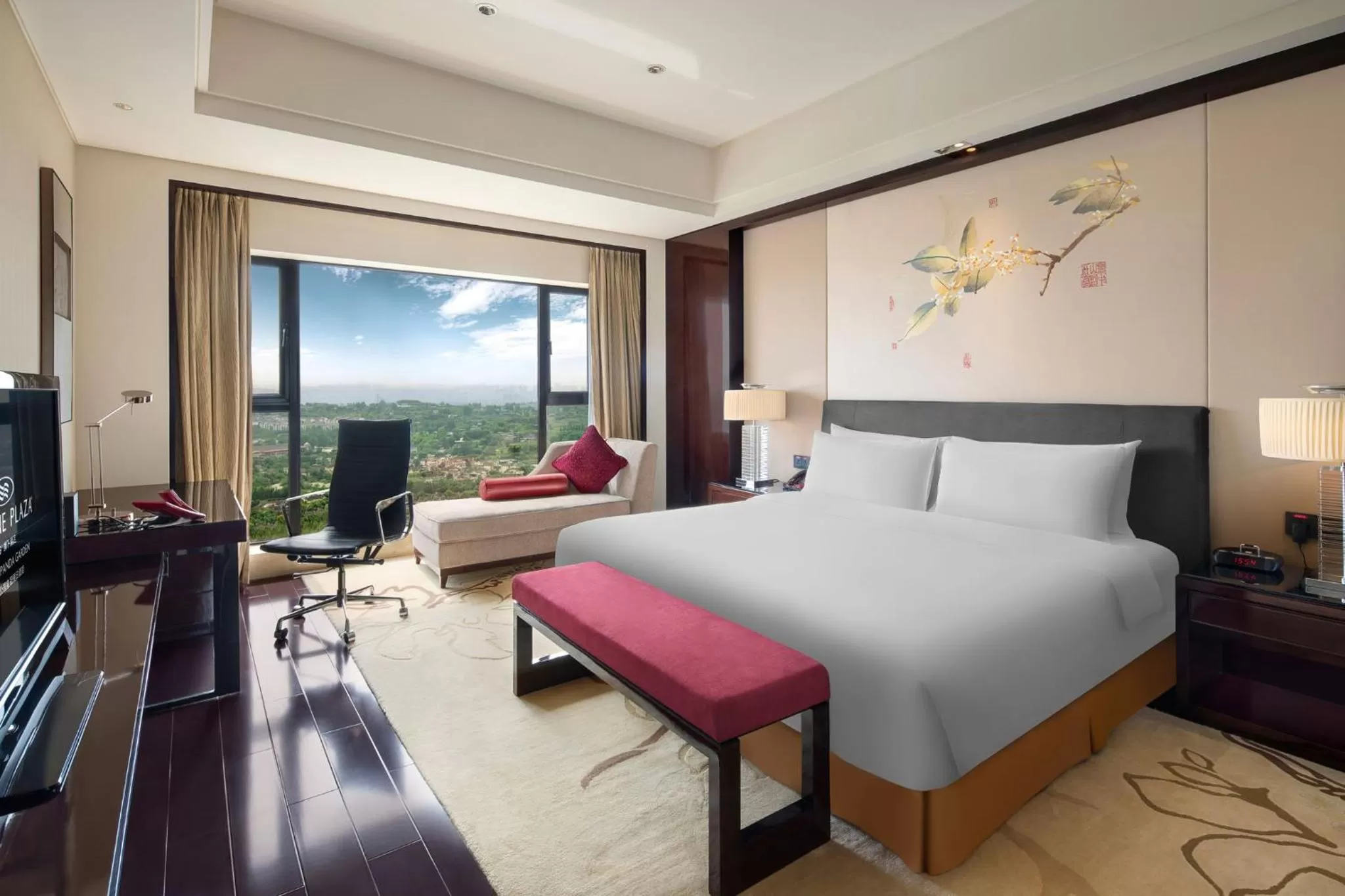 Photo of the whole room, Bed in Crowne Plaza Chengdu Panda Garden by IHG
